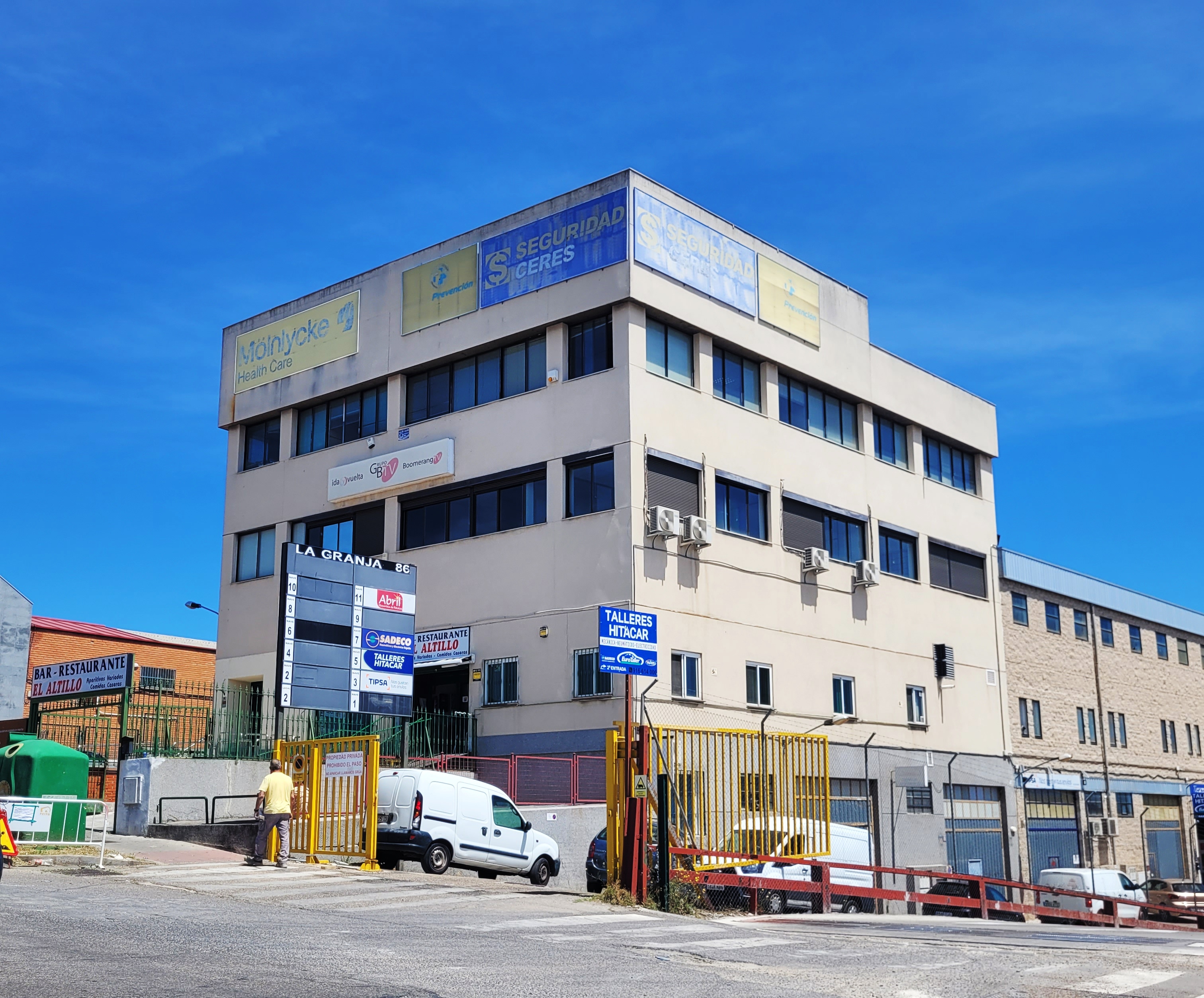 Oficinas de 367 m² en una planta, zona industrial de Alcobendas: de Vicente Palau Jiménez - Agente Inmobiliario Oficinas de 367 m² en una planta, zona industrial de Alcobendas: de Vicente Palau Jiménez - Agente Inmobiliario