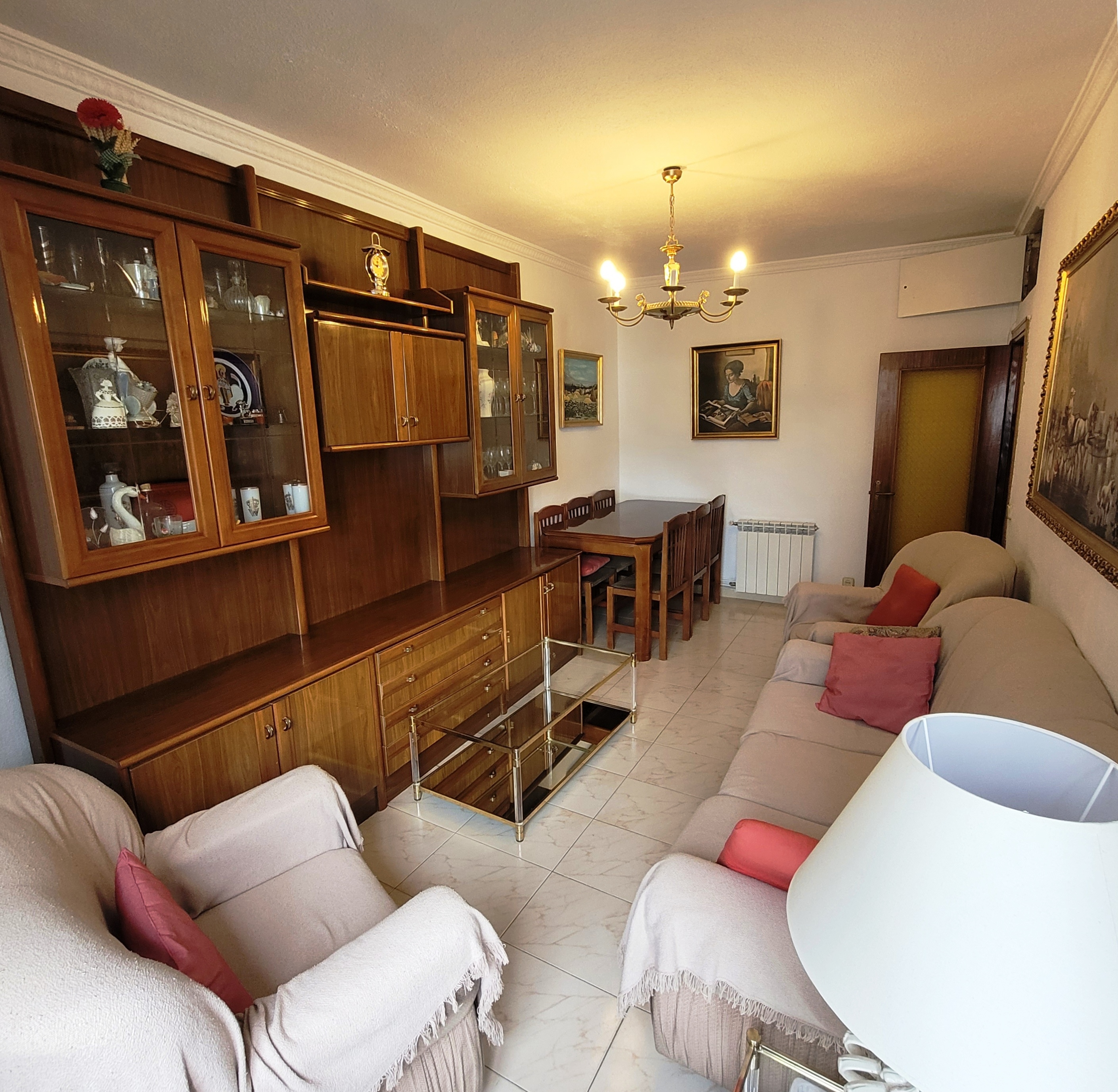 Piso en Pico de Almanzor, 3 habitaciones, cocina, salón, 1 baño. Mucha luz: de Vicente Palau Jiménez - Agente Inmobiliario Piso en Pico de Almanzor, 3 habitaciones, cocina, salón, 1 baño. Mucha luz: de Vicente Palau Jiménez - Agente Inmobiliario