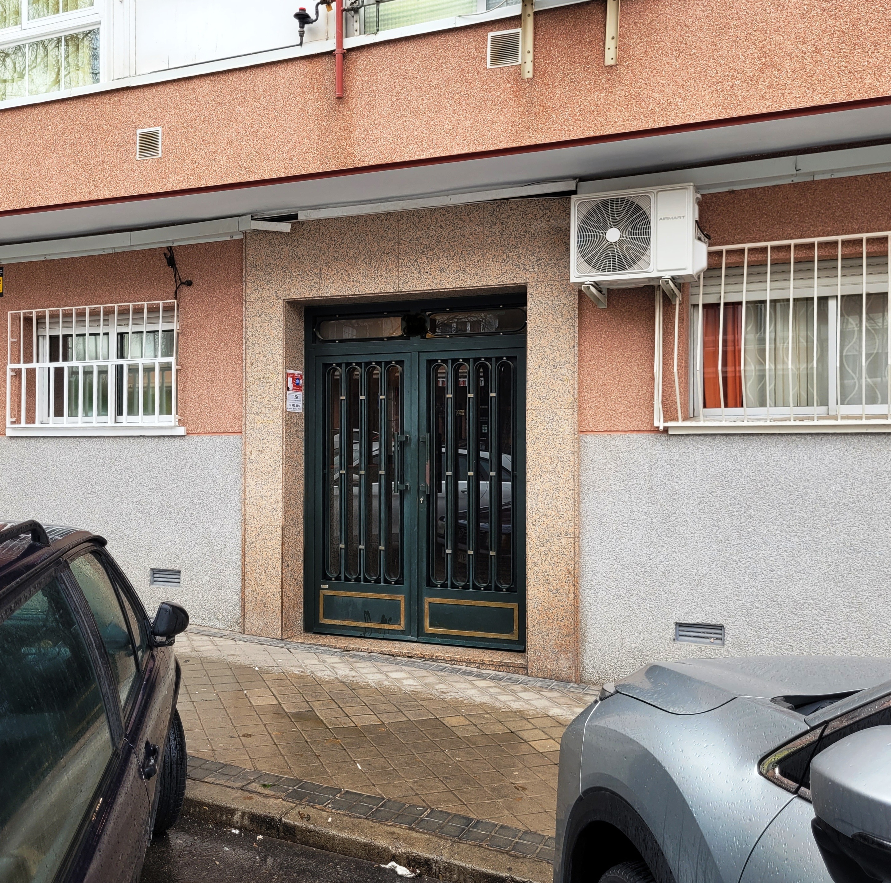 Piso en Pico de Almanzor, 3 habitaciones, cocina, salón, 1 baño. Mucha luz: de Vicente Palau Jiménez - Agente Inmobiliario Piso en Pico de Almanzor, 3 habitaciones, cocina, salón, 1 baño. Mucha luz: de Vicente Palau Jiménez - Agente Inmobiliario