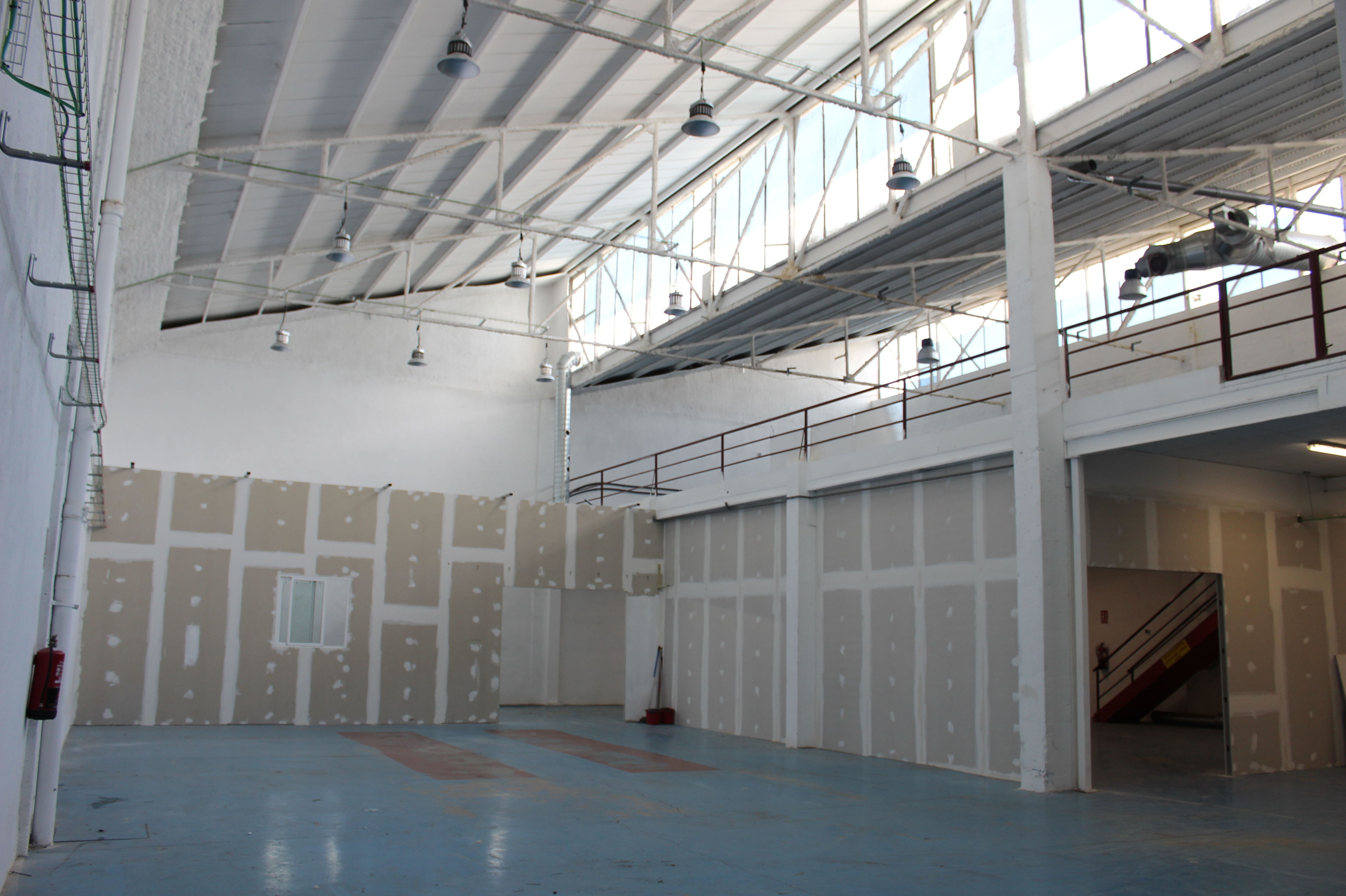 Nave con oficinas y aparcamiento - Polígono "Urtinsa I": Inmuebles de Vicente Palau Jiménez - Agente Inmobiliario Nave con oficinas y aparcamiento - Polígono "Urtinsa I": Inmuebles de Vicente Palau Jiménez - Agente Inmobiliario
