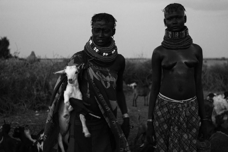 Ivan Lieman. Armed Struggle for Survival in Omo Valley: Exhibitions and artists de Gazzambo Gallery Ivan Lieman. Armed Struggle for Survival in Omo Valley: Exhibitions and artists de Gazzambo Gallery