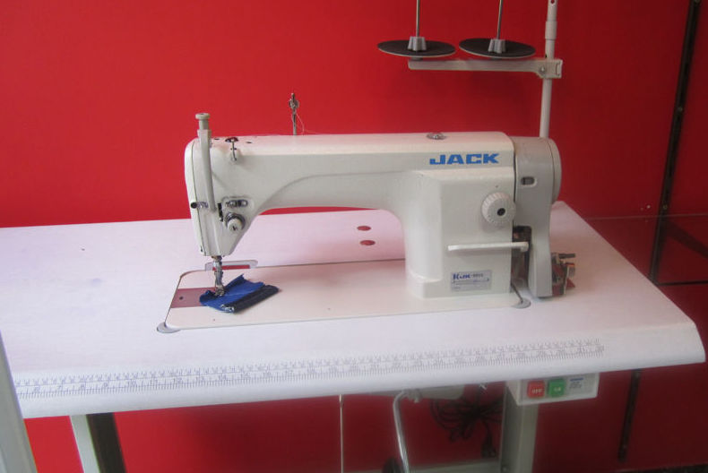 Máquinas de coser industriales y domésticas