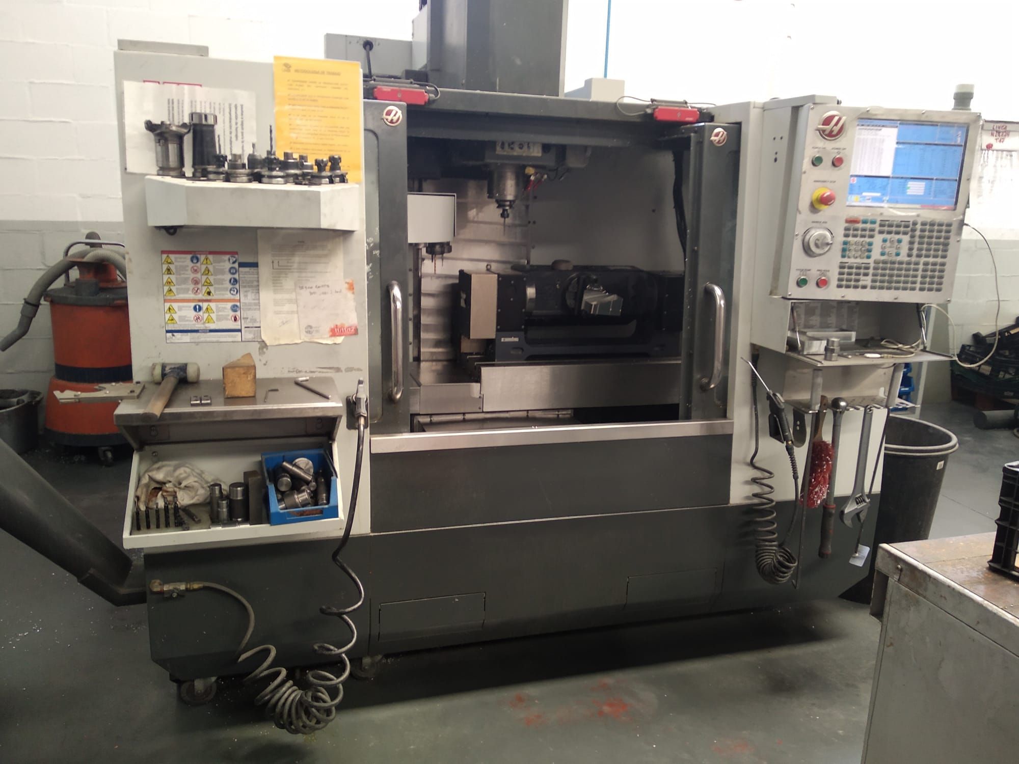 CNC5 HAAS: Servicios de GMB Inducción, S.L. CNC5 HAAS: Servicios de GMB Inducción, S.L.