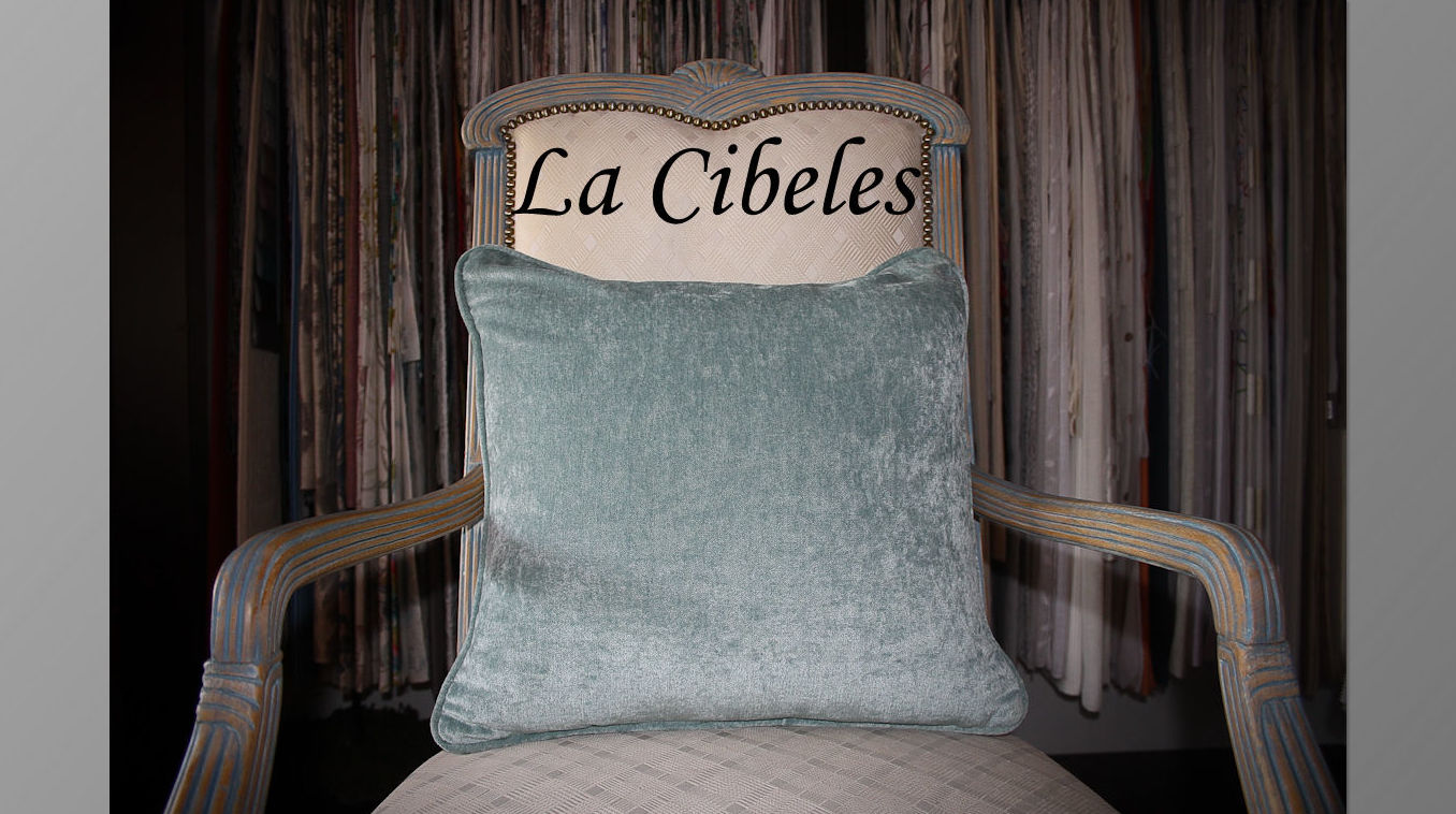Cojín terciopelo azul: Catálogo de La Cibeles