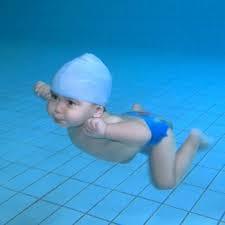 Actividades extraescolares: Natación: Servicios de Escuela Infantil Menuts Actividades extraescolares: Natación: Servicios de Escuela Infantil Menuts