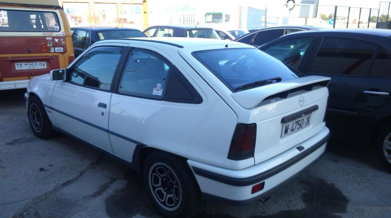 RESTAURACIÓN KADETT GSI 8V: Servicios de AM Factory Cars RESTAURACIÓN KADETT GSI 8V: Servicios de AM Factory Cars