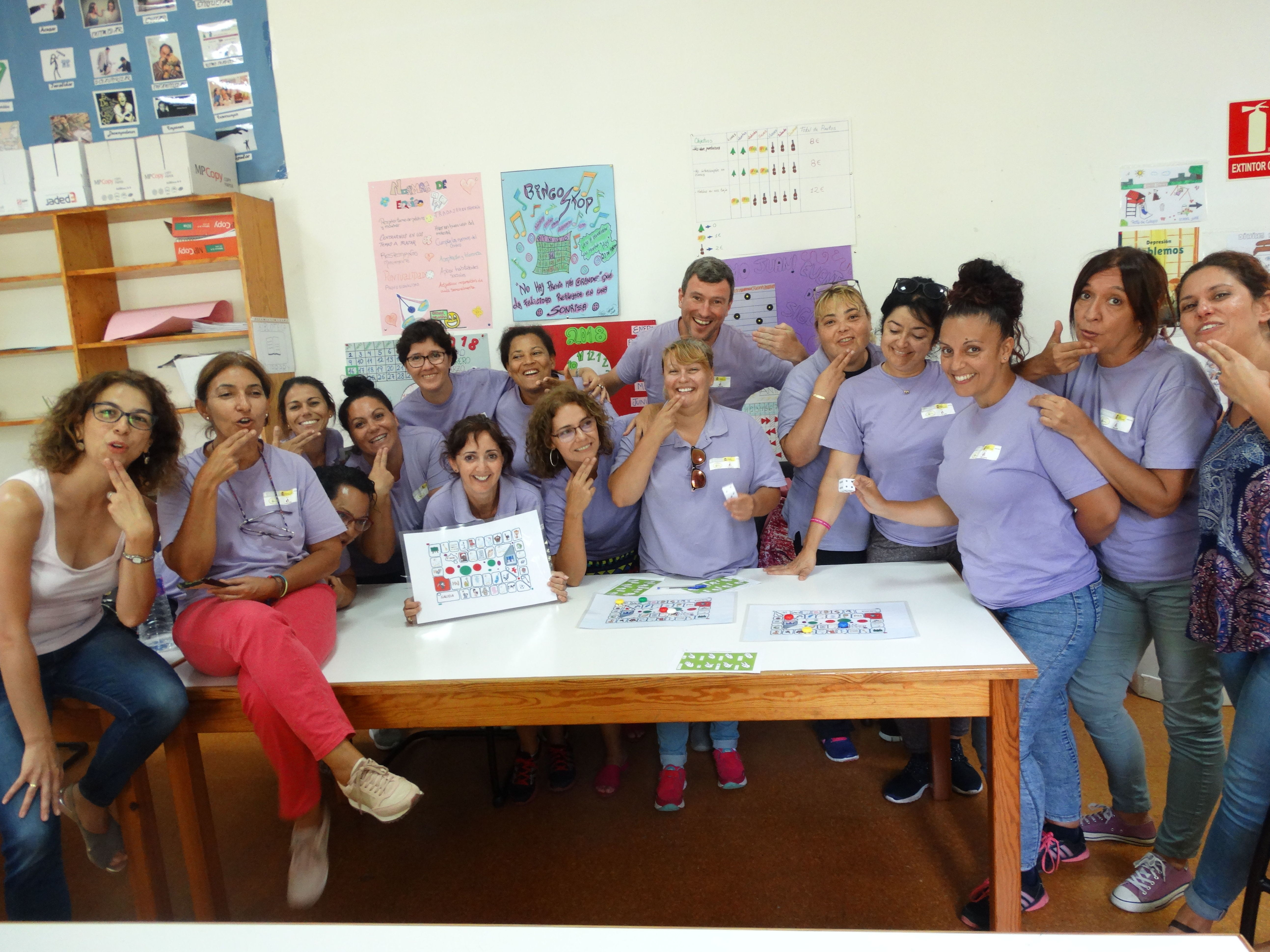 Signo gestual: Proyectos y Servicios de Asociación Domitila Signo gestual: Proyectos y Servicios de Asociación Domitila