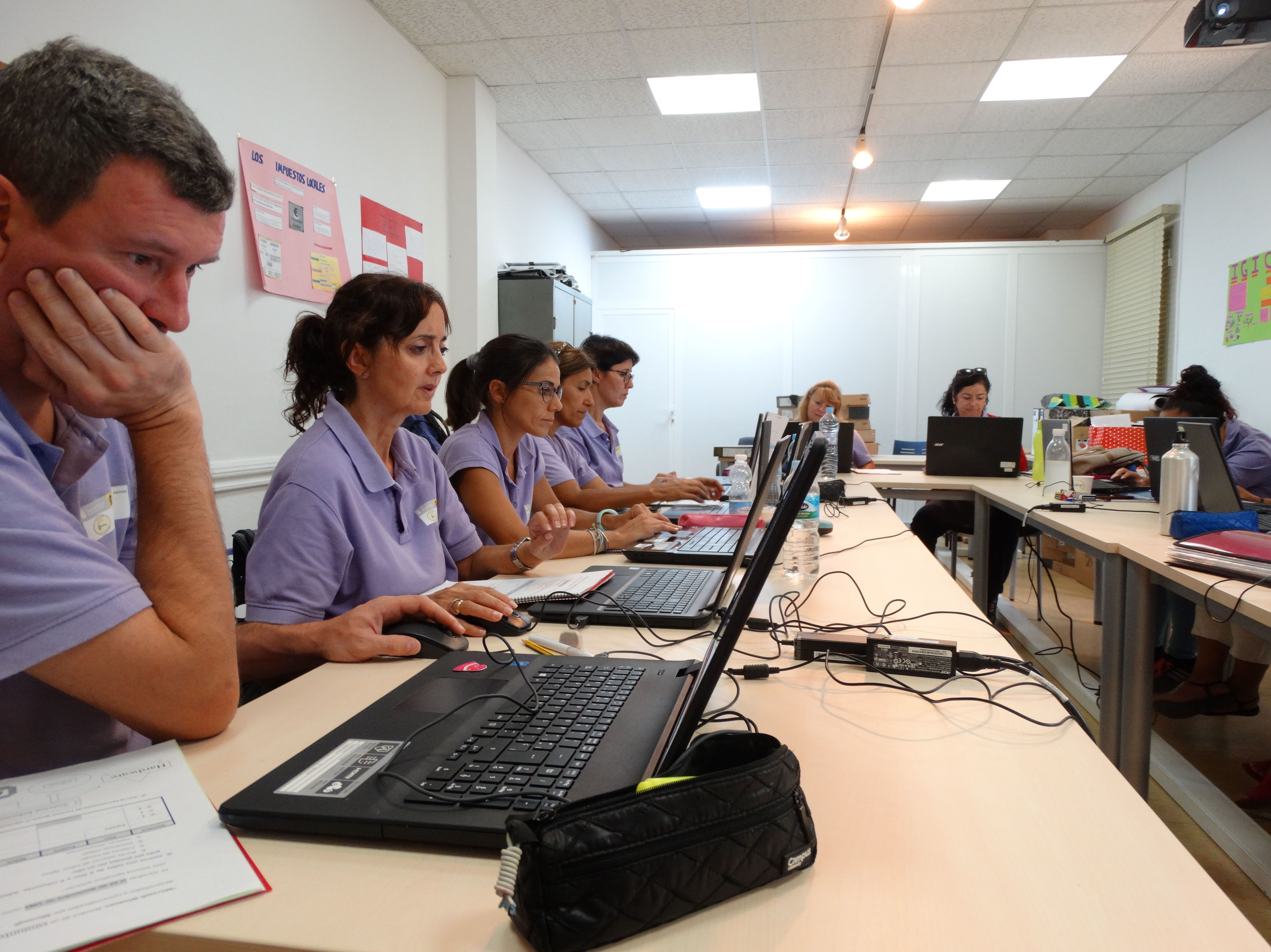 Sociedad de la información.: Proyectos y Servicios de Asociación Domitila Sociedad de la información.: Proyectos y Servicios de Asociación Domitila
