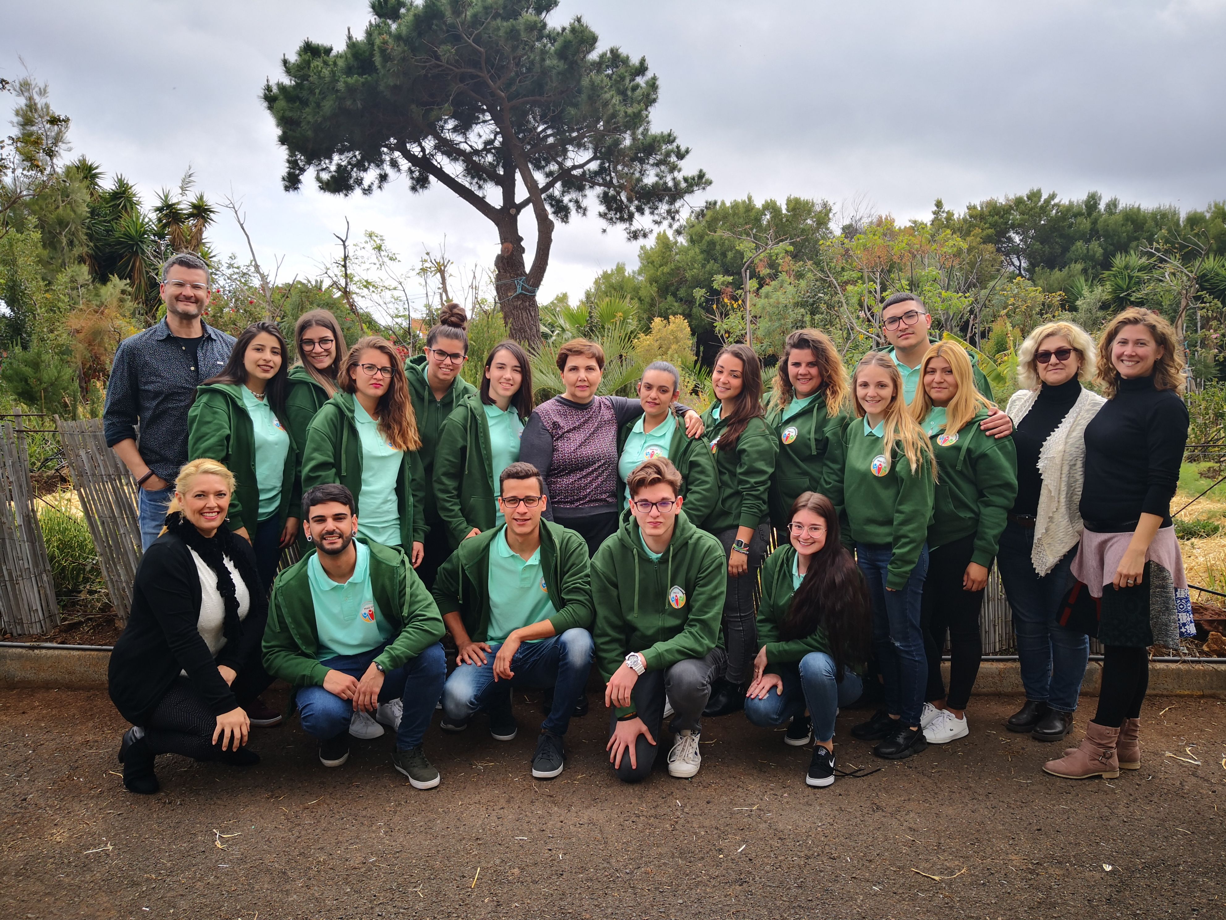 GJ JÓVENES POR EL CUIDADO UNIVERSAL: Proyectos y Servicios de Asociación Domitila GJ JÓVENES POR EL CUIDADO UNIVERSAL: Proyectos y Servicios de Asociación Domitila