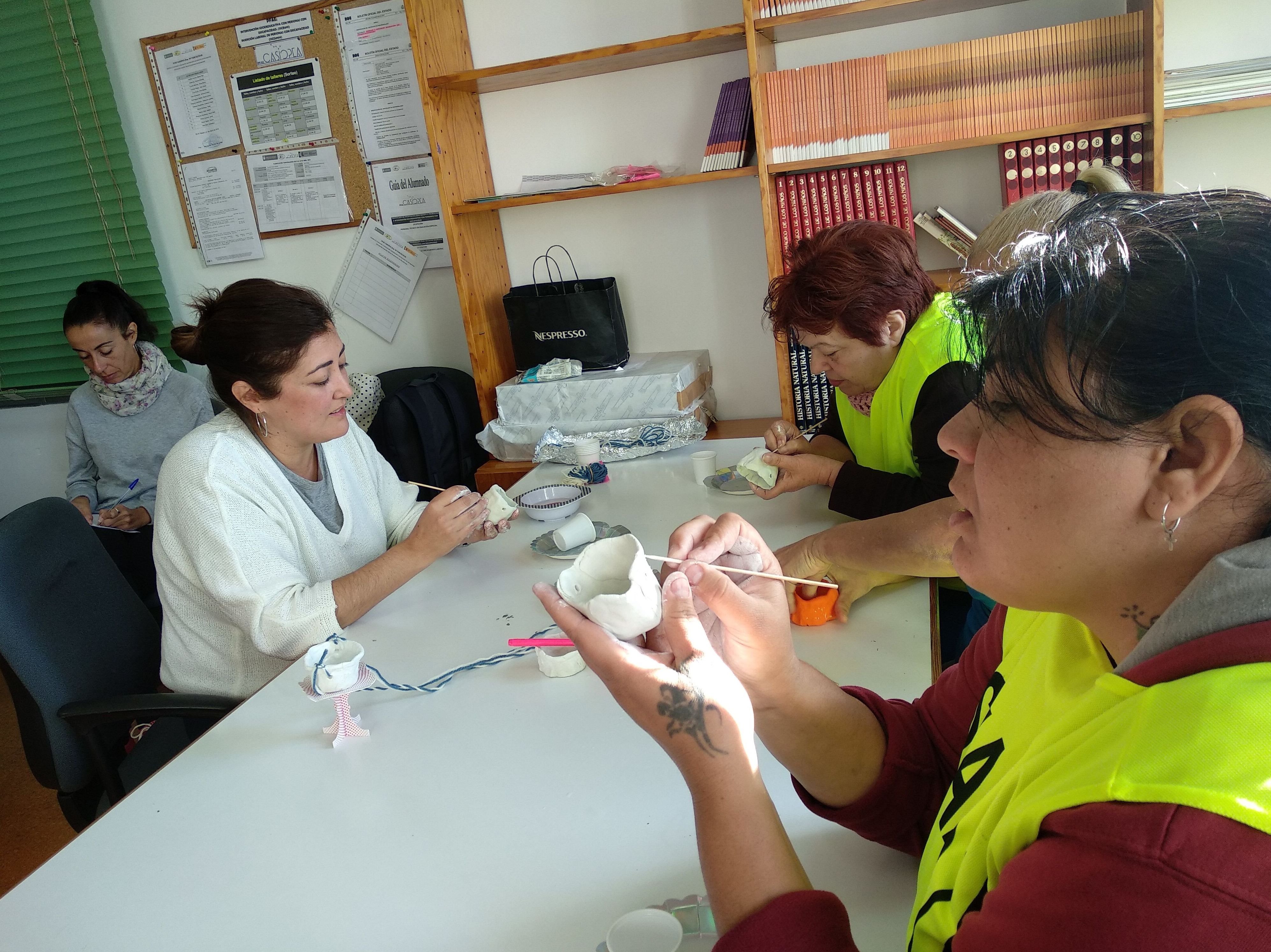 Talleres ocupacionales: Proyectos y Servicios de Asociación Domitila Talleres ocupacionales: Proyectos y Servicios de Asociación Domitila