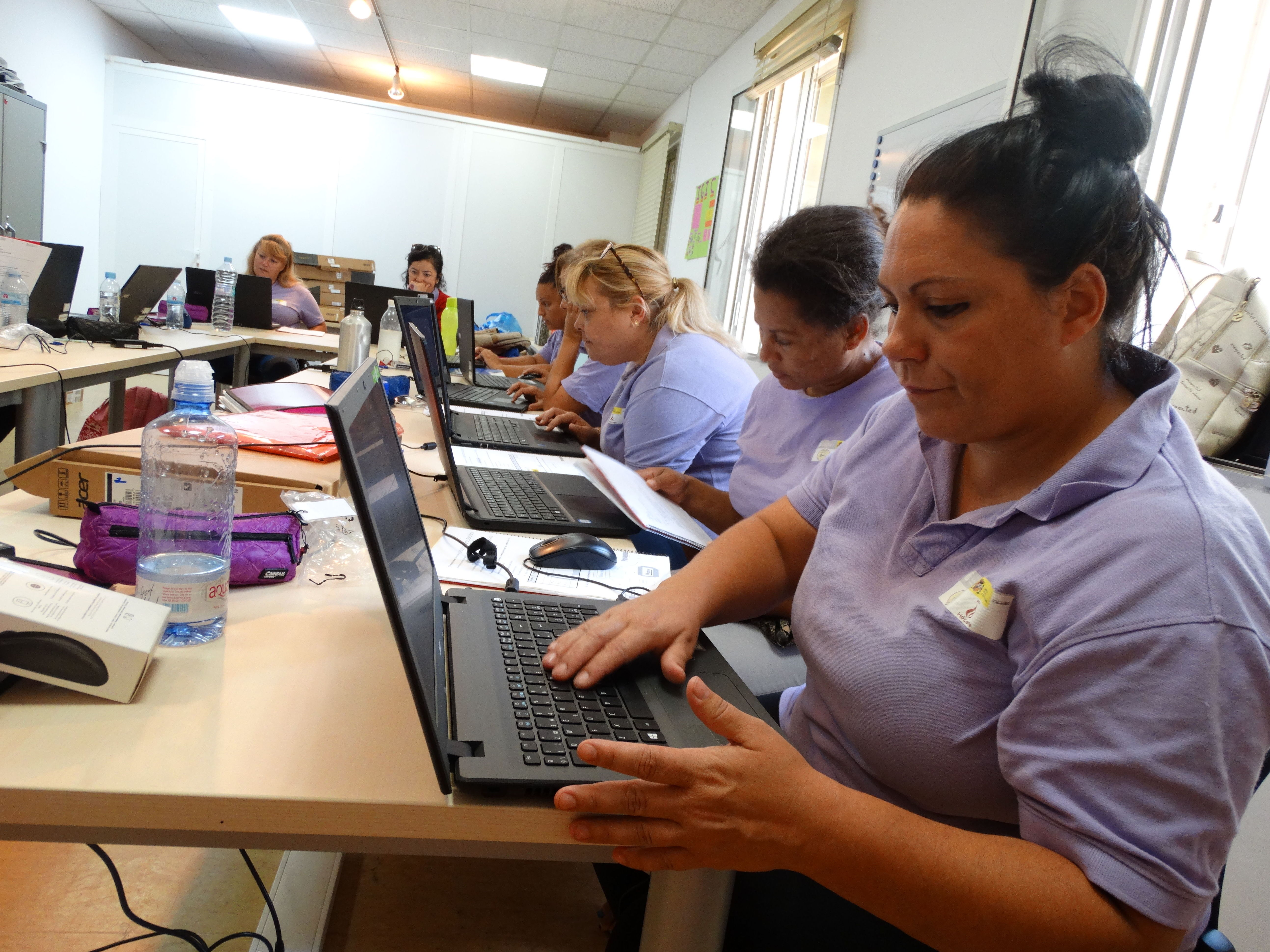 Sociedad de la información.: Proyectos y Servicios de Asociación Domitila Sociedad de la información.: Proyectos y Servicios de Asociación Domitila