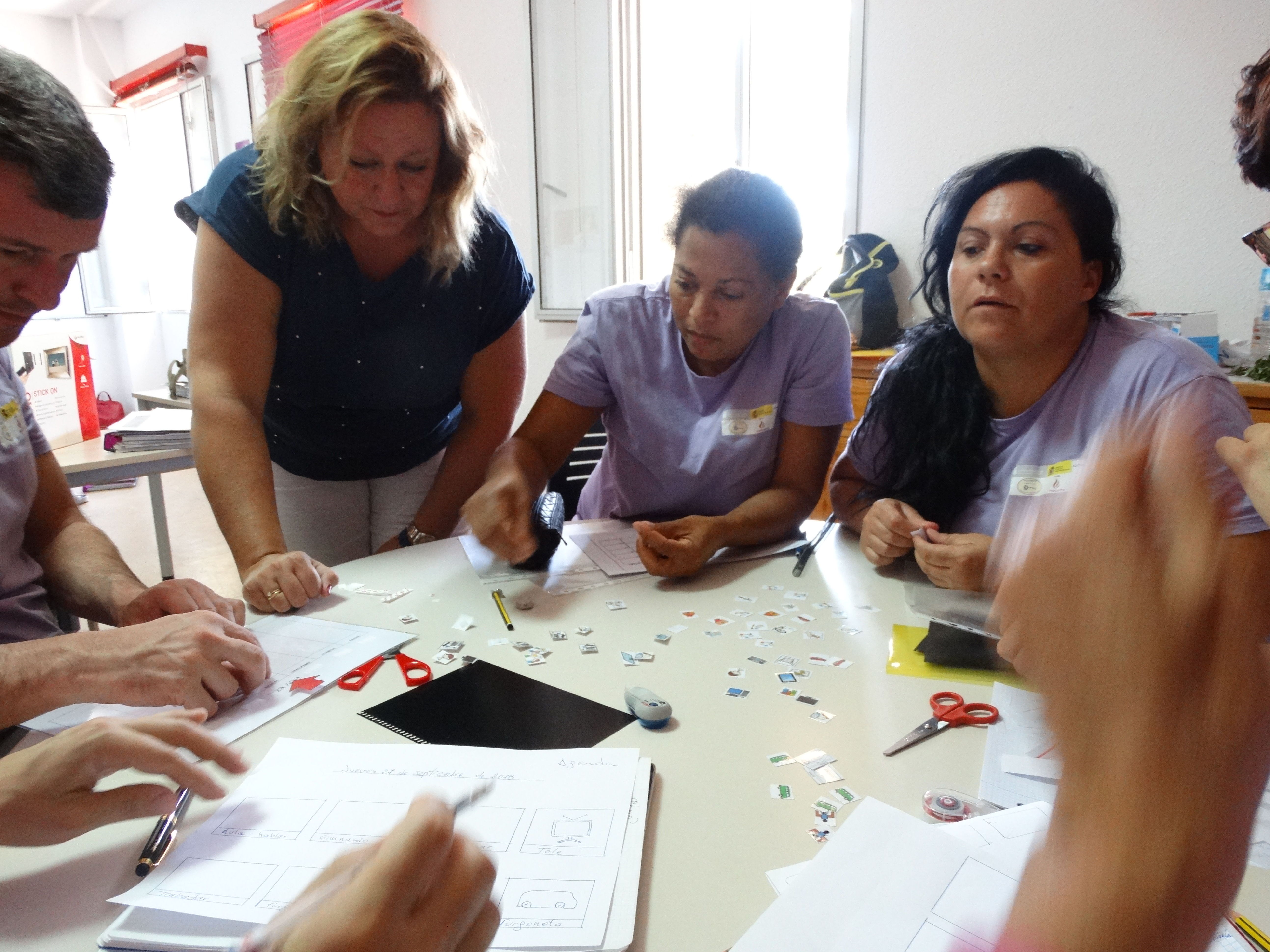 Apoyos visuales: Proyectos y Servicios de Asociación Domitila Apoyos visuales: Proyectos y Servicios de Asociación Domitila