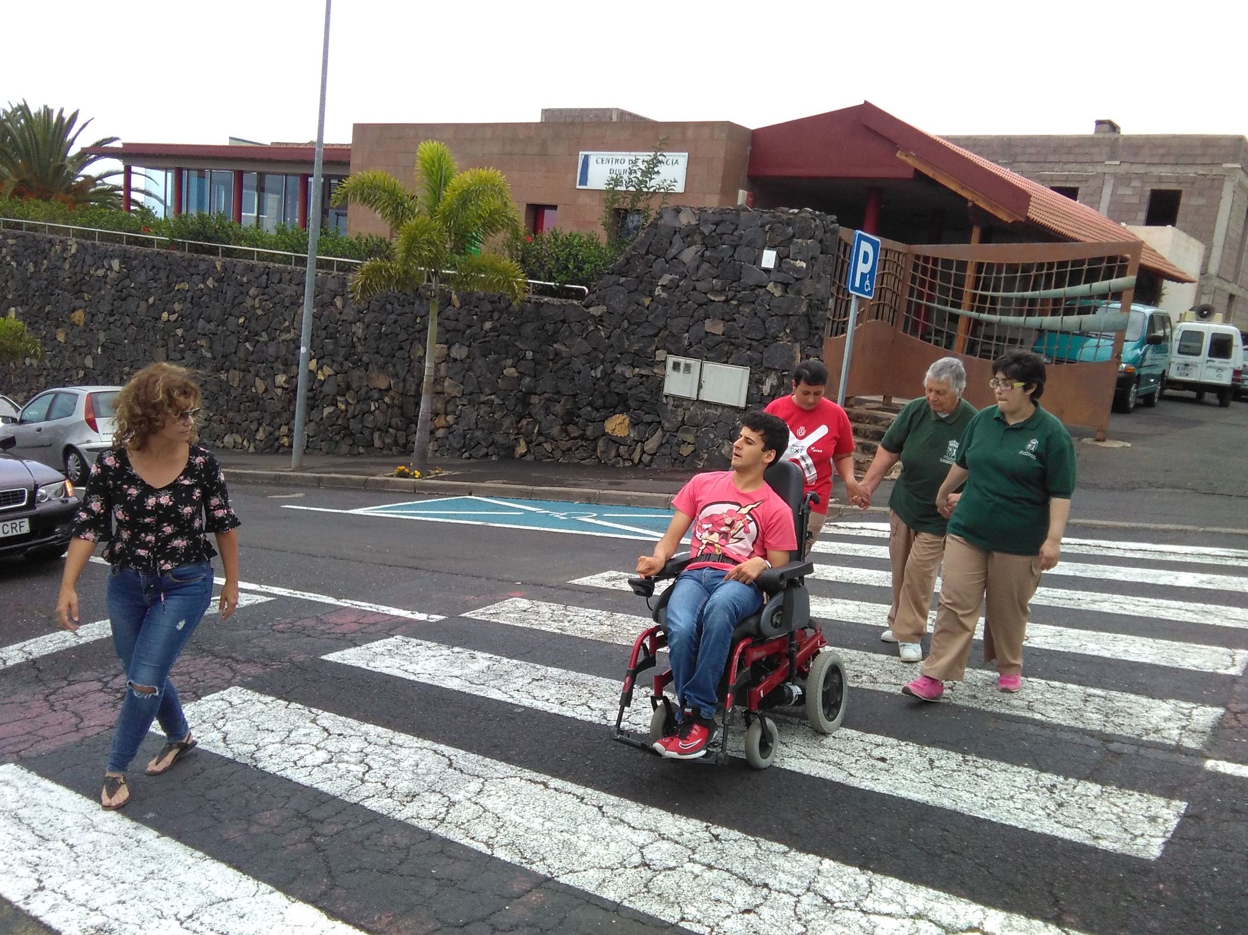 Taller de ocio a través de relevos: Proyectos y Servicios de Asociación Domitila Taller de ocio a través de relevos: Proyectos y Servicios de Asociación Domitila