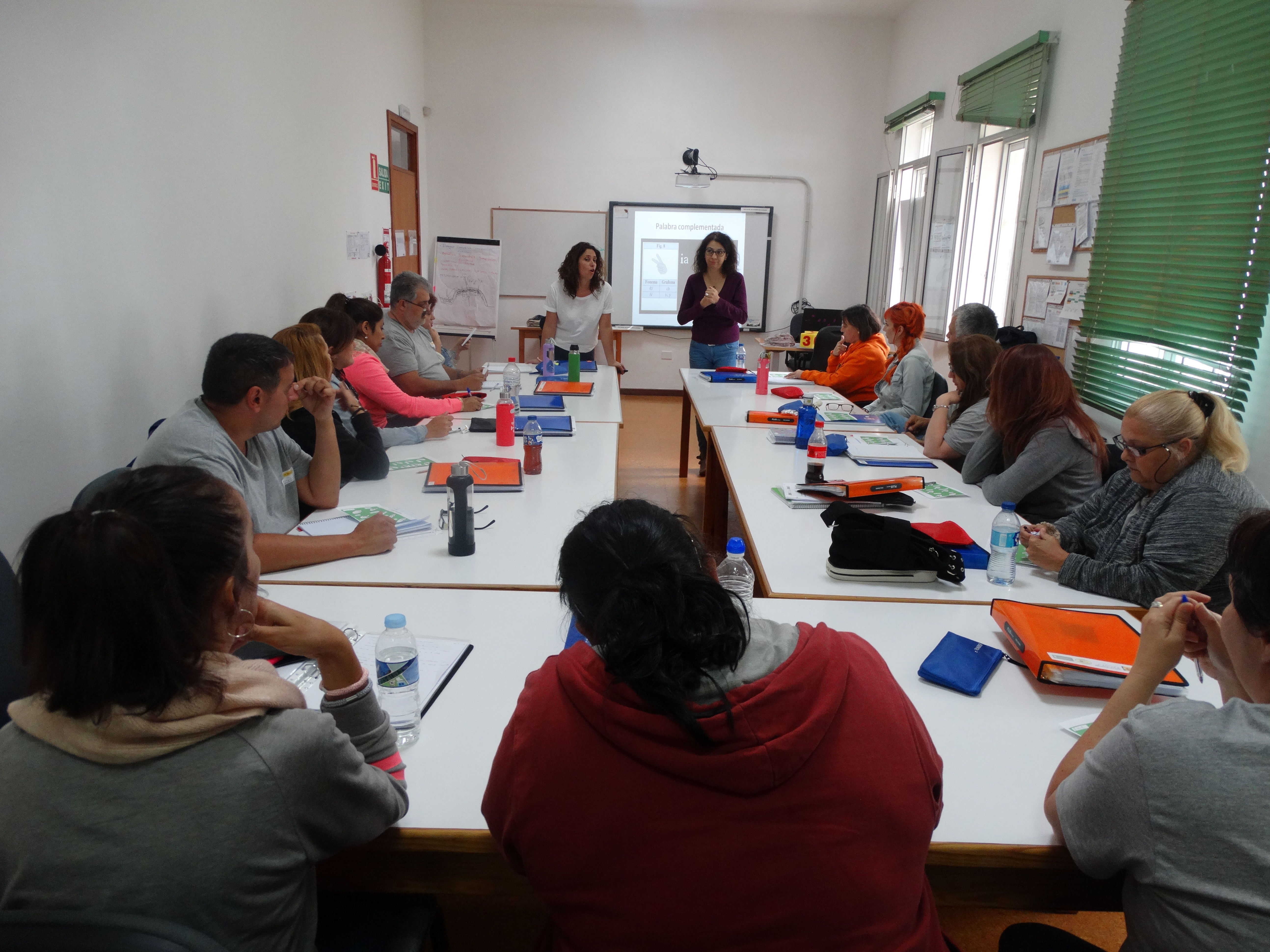 Talleres de Sistemas Alternativos de la Comunicación: Proyectos y Servicios de Asociación Domitila Talleres de Sistemas Alternativos de la Comunicación: Proyectos y Servicios de Asociación Domitila