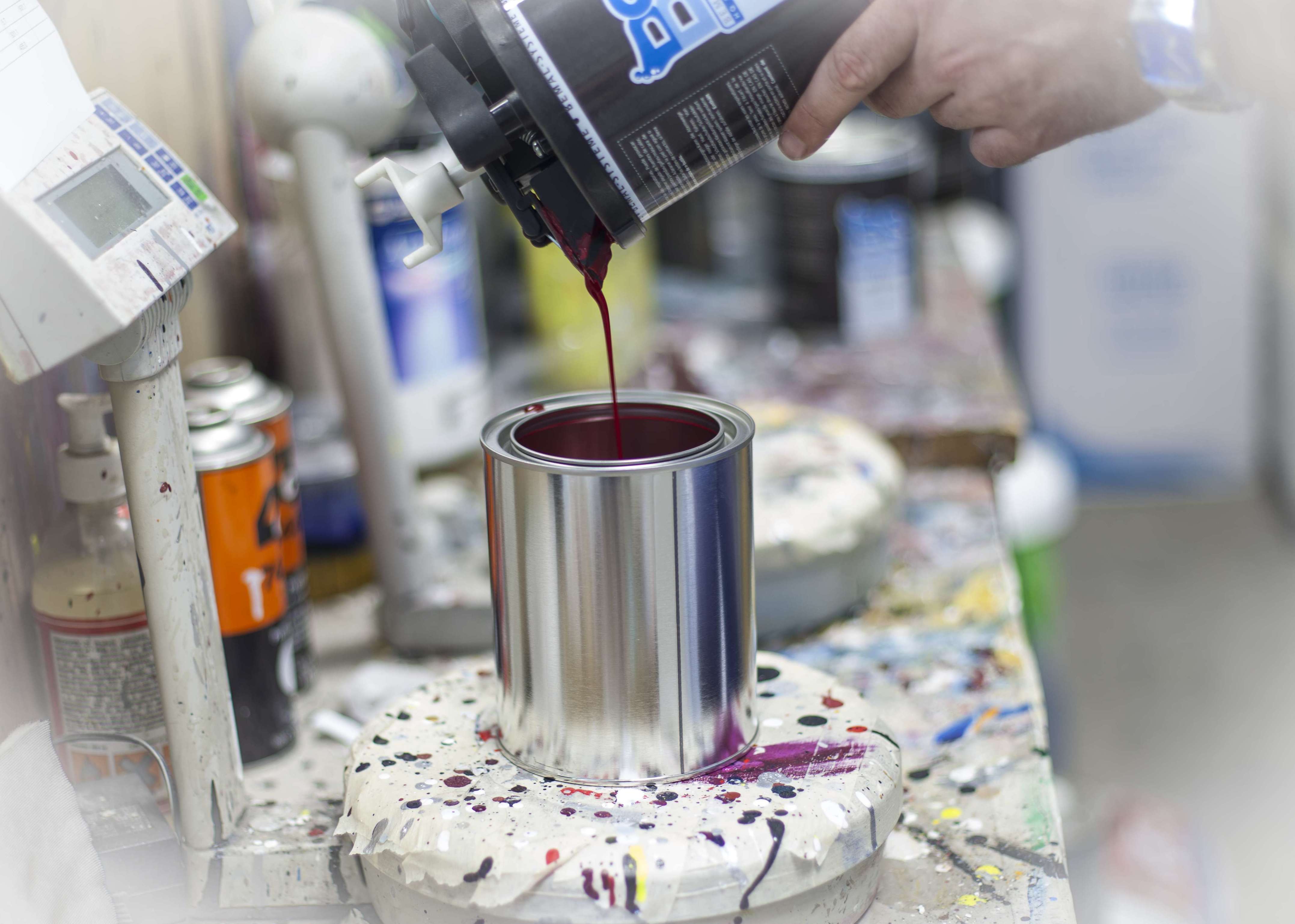 Pintura para carrocerías - Preparamos el color y lo envasamos en spray -: Productos y Servicios de MARÍA CARMEN FERRERO PONCE Pintura para carrocerías - Preparamos el color y lo envasamos en spray -: Productos y Servicios de MARÍA CARMEN FERRERO PONCE