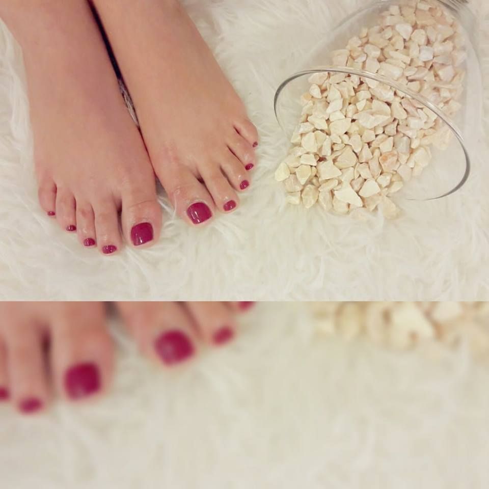 Pedicura express: Servicios de Rococó Nails & Boutique Pedicura express: Servicios de Rococó Nails & Boutique