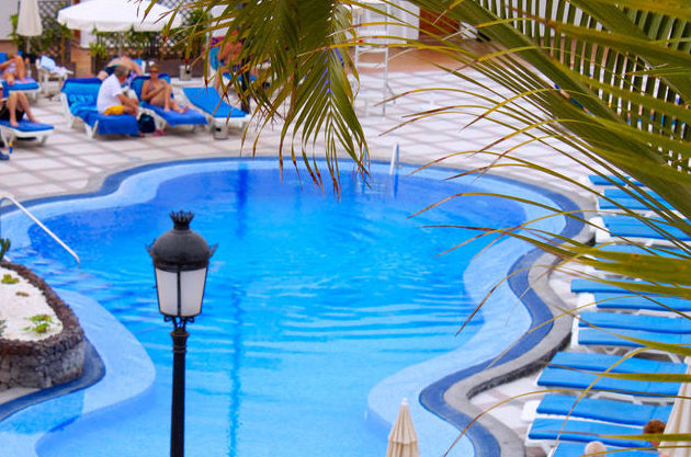 Ático 1 Dormitorio, Vista Piscina en Beverly Hills Suites - Los Cristianos: Compra y venta de inmuebles de Tenerife Investment Properties Ático 1 Dormitorio, Vista Piscina en Beverly Hills Suites - Los Cristianos: Compra y venta de inmuebles de Tenerife Investment Properties