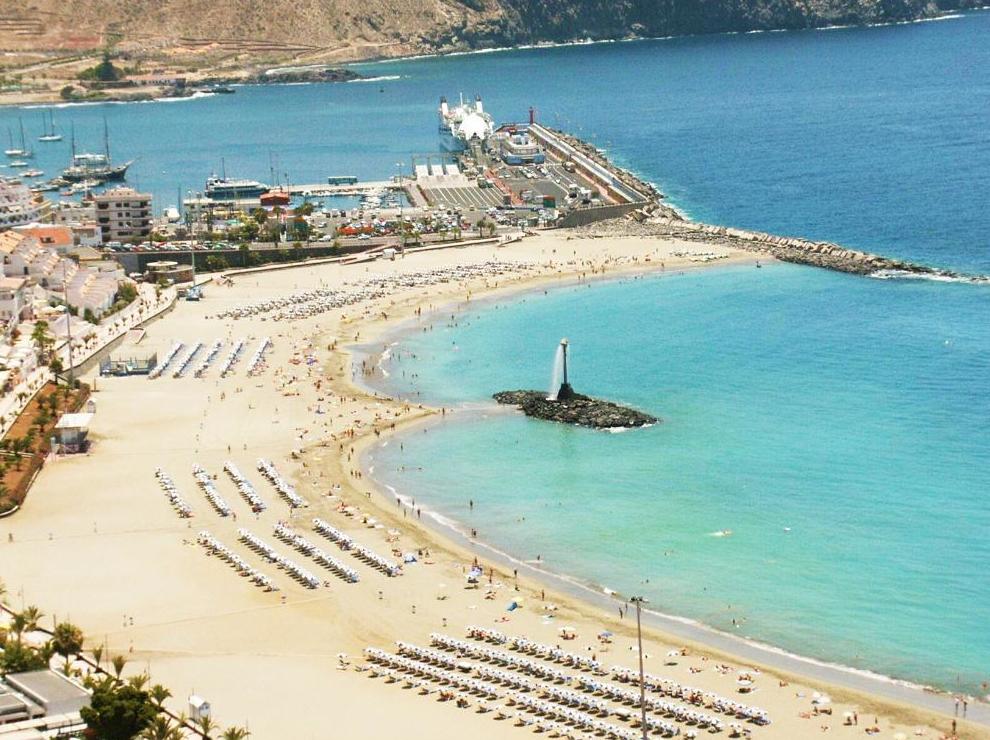 Piso de 2 dormitorios en Edificio Ceyla, Los Cristianos (ID: 3219): Compra y venta de inmuebles de Tenerife Investment Properties Piso de 2 dormitorios en Edificio Ceyla, Los Cristianos (ID: 3219): Compra y venta de inmuebles de Tenerife Investment Properties
