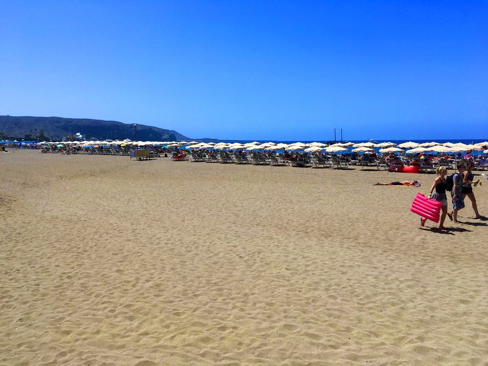 Venta de Apartamento 2 dormitorios 1ª Linea de Playa en Torres del Sol: Compra y venta de inmuebles de Tenerife Investment Properties Venta de Apartamento 2 dormitorios 1ª Linea de Playa en Torres del Sol: Compra y venta de inmuebles de Tenerife Investment Properties