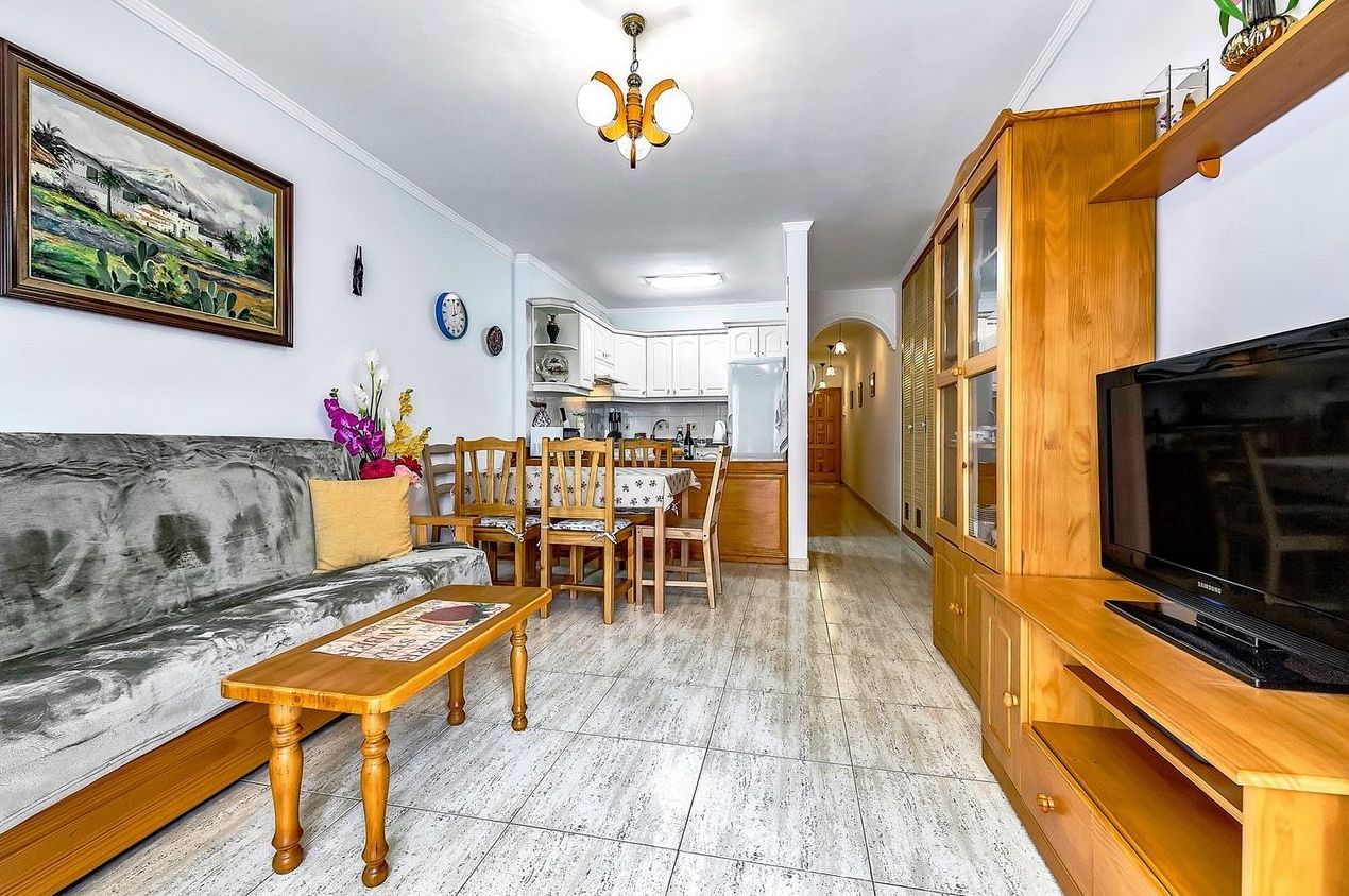 Piso 2 dormitorios en Edf. Ceyla a 100 m Playa Las Vistas, Los Cristianos: Compra y venta de inmuebles de Tenerife Investment Properties Piso 2 dormitorios en Edf. Ceyla a 100 m Playa Las Vistas, Los Cristianos: Compra y venta de inmuebles de Tenerife Investment Properties