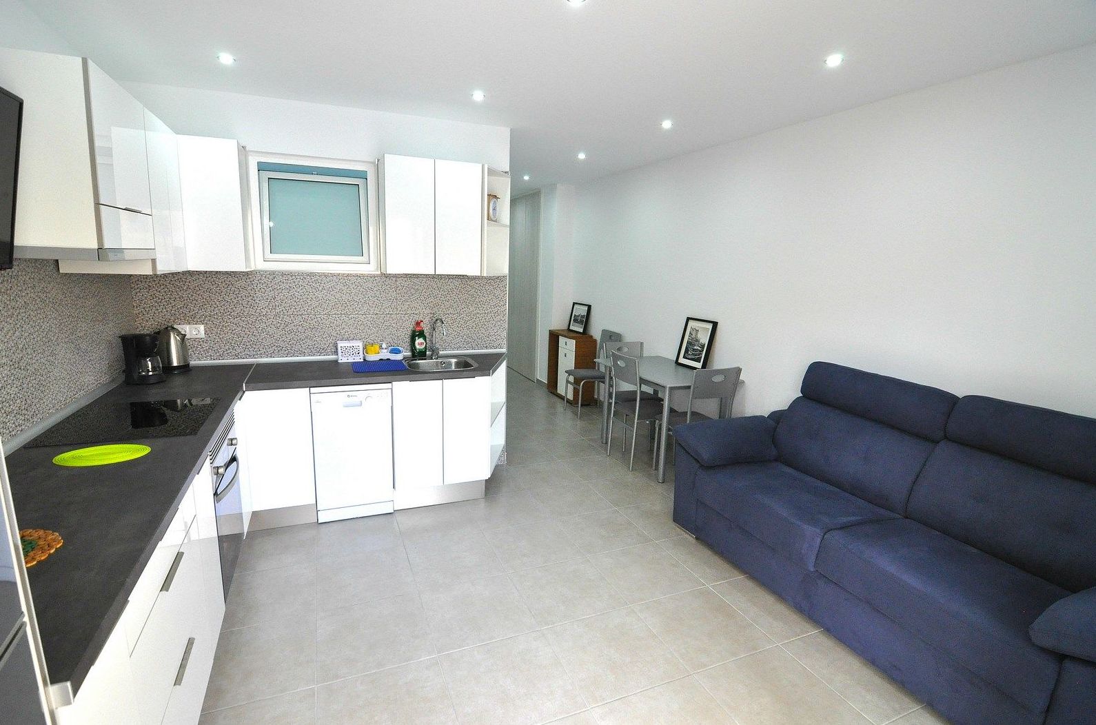 Apartamento de 2 dormitorios en Mareverde, Torviscas bajo, Costa Adeje: Compra y venta de inmuebles de Tenerife Investment Properties Apartamento de 2 dormitorios en Mareverde, Torviscas bajo, Costa Adeje: Compra y venta de inmuebles de Tenerife Investment Properties