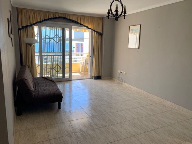 Venta de piso de 2 dormitorios en Edificio Ceyla, Los Cristianos : Compra y venta de inmuebles de Tenerife Investment Properties Venta de piso de 2 dormitorios en Edificio Ceyla, Los Cristianos : Compra y venta de inmuebles de Tenerife Investment Properties