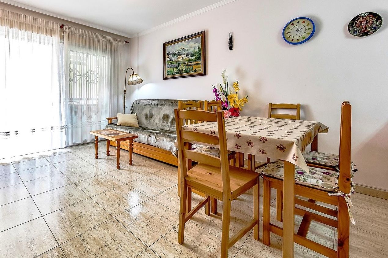 Piso 2 dormitorios en Edf. Ceyla a 100 m Playa Las Vistas, Los Cristianos: Compra y venta de inmuebles de Tenerife Investment Properties Piso 2 dormitorios en Edf. Ceyla a 100 m Playa Las Vistas, Los Cristianos: Compra y venta de inmuebles de Tenerife Investment Properties