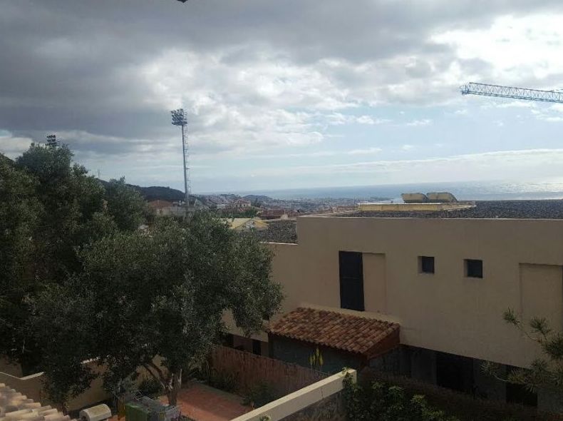 Chalet adosado de 3 dormitorios en residencial Terrazas del Galeón, Adeje : Compra y venta de inmuebles de Tenerife Investment Properties Chalet adosado de 3 dormitorios en residencial Terrazas del Galeón, Adeje : Compra y venta de inmuebles de Tenerife Investment Properties