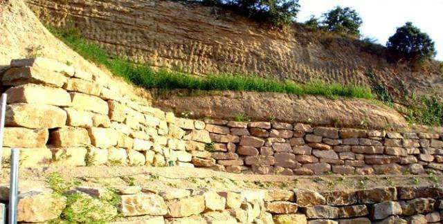 Construcción de muros de rocalla: Servicios de Jardiart Construcción de muros de rocalla: Servicios de Jardiart