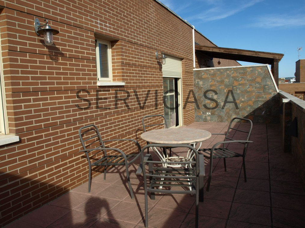 ÁTICO EN VENTA 110.000€: Compra y alquiler de Servicasa Servicios Inmobiliarios ÁTICO EN VENTA 110.000€: Compra y alquiler de Servicasa Servicios Inmobiliarios