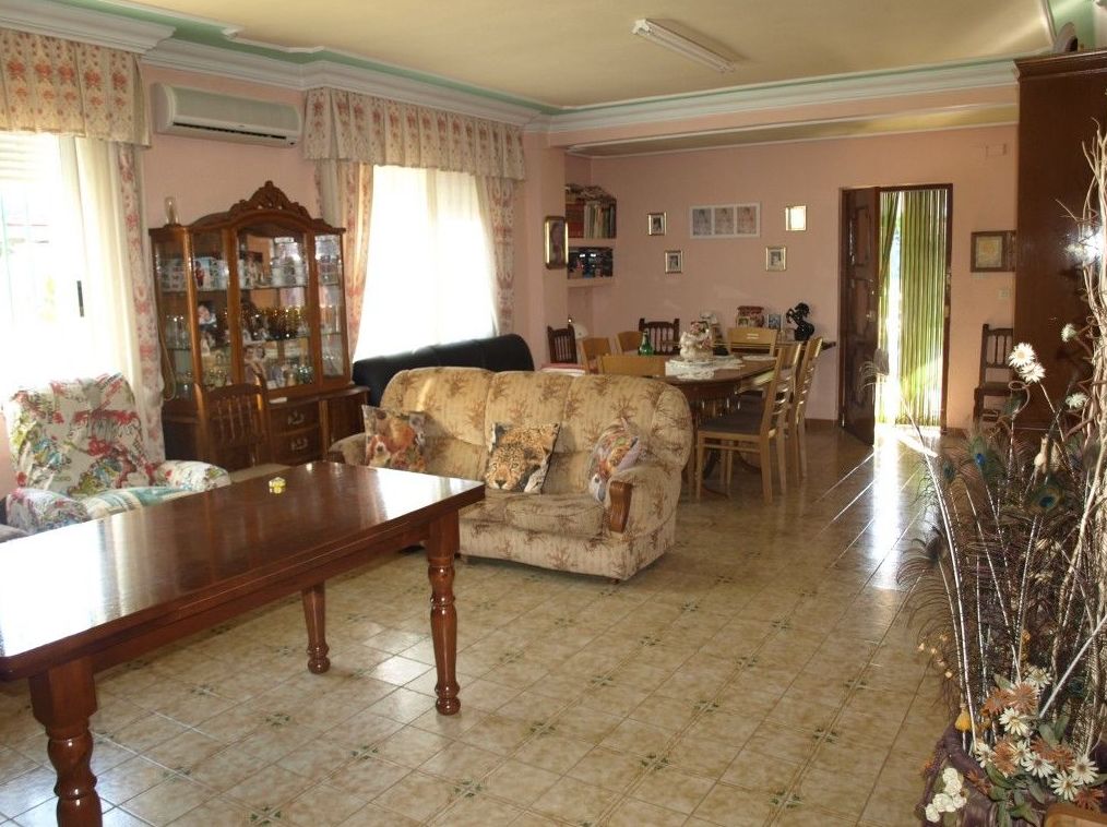Chalet en venta 180.000€: Compra y alquiler de Servicasa Servicios Inmobiliarios Chalet en venta 180.000€: Compra y alquiler de Servicasa Servicios Inmobiliarios