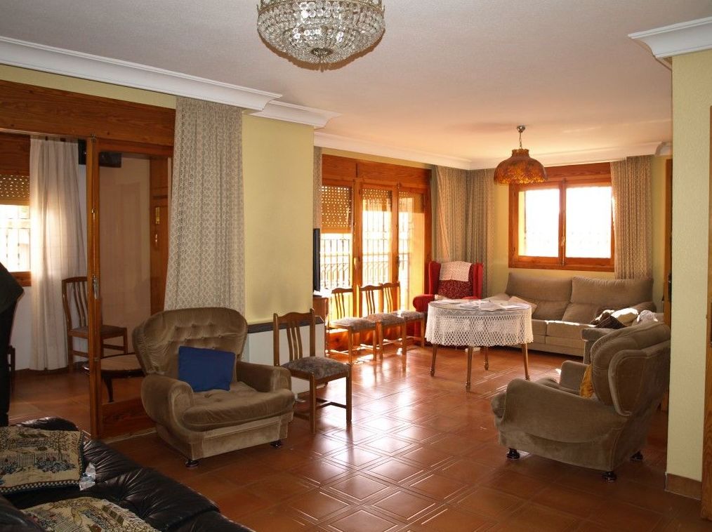Casas en venta 370.000€: Compra y alquiler of Servicasa Servicios Inmobiliarios Casas en venta 370.000€: Compra y alquiler of Servicasa Servicios Inmobiliarios