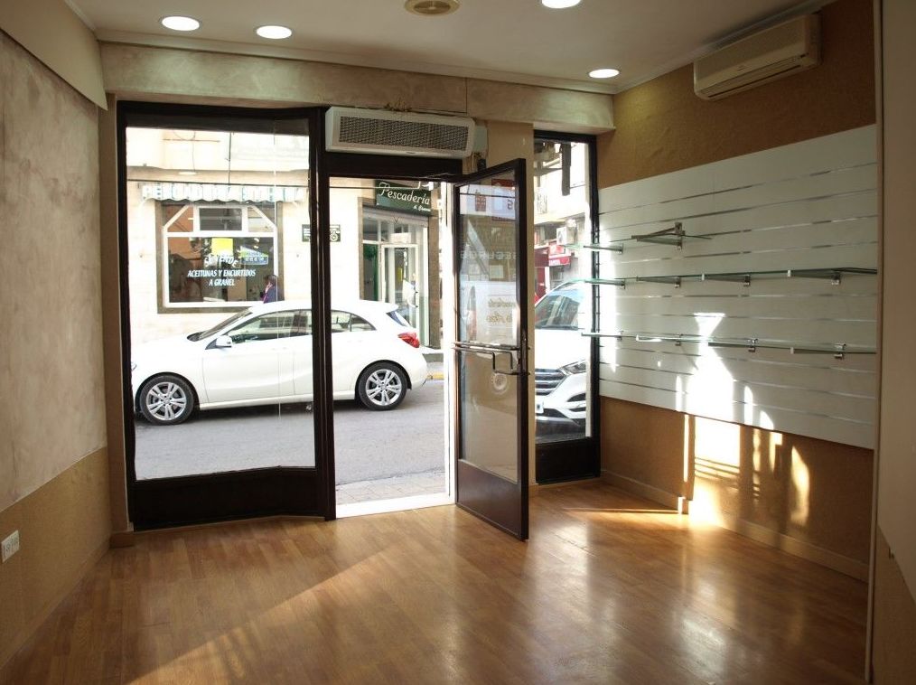 Local en alquiler, Hellin 325€/mes: Compra y alquiler de Servicasa Servicios Inmobiliarios Local en alquiler, Hellin 325€/mes: Compra y alquiler de Servicasa Servicios Inmobiliarios