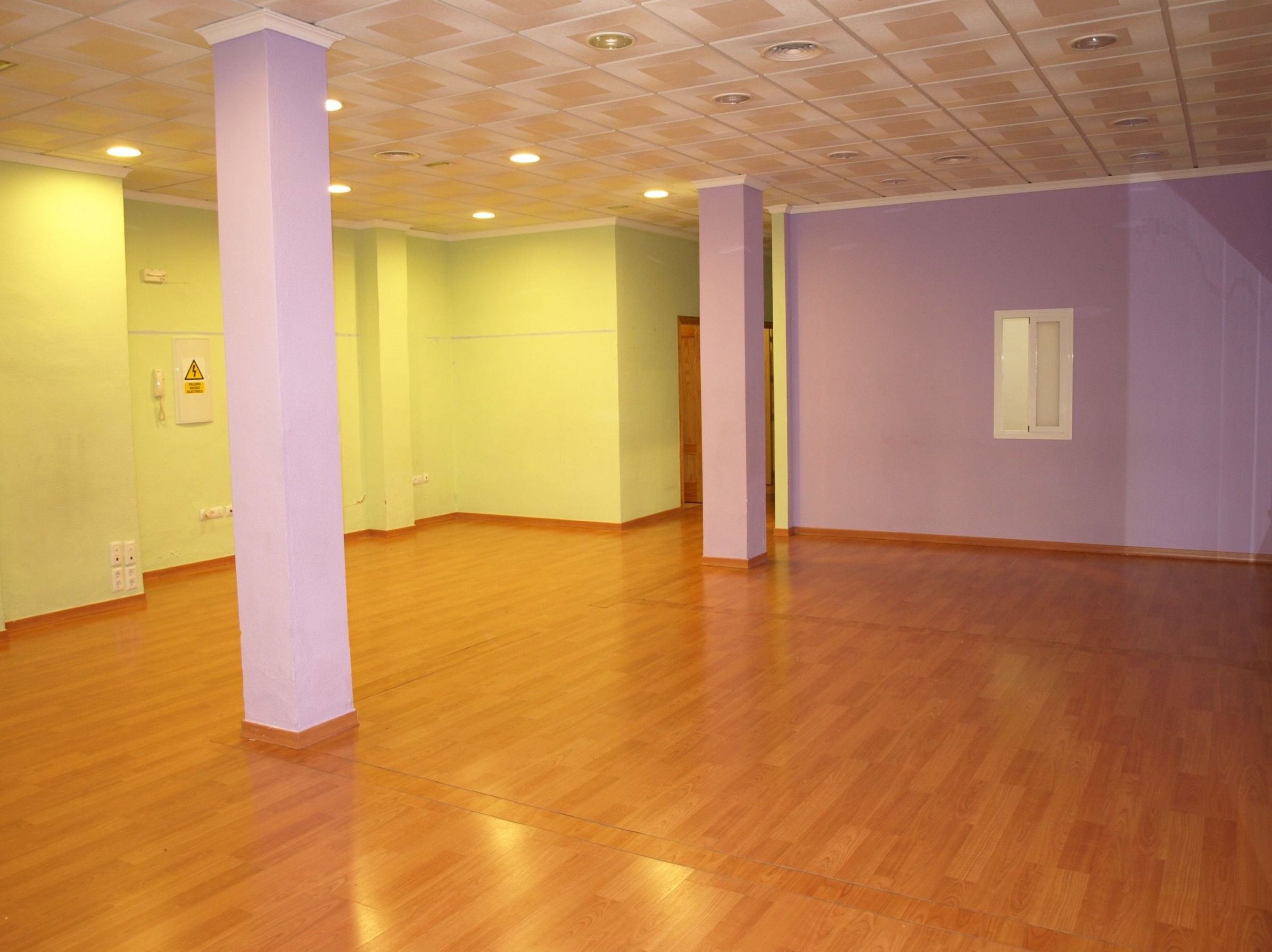 Local en venta 120.000€: Compra y alquiler de Servicasa Servicios Inmobiliarios Local en venta 120.000€: Compra y alquiler de Servicasa Servicios Inmobiliarios