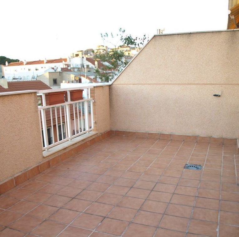 Ático en venta 95.000€: Compra y alquiler de Servicasa Servicios Inmobiliarios Ático en venta 95.000€: Compra y alquiler de Servicasa Servicios Inmobiliarios