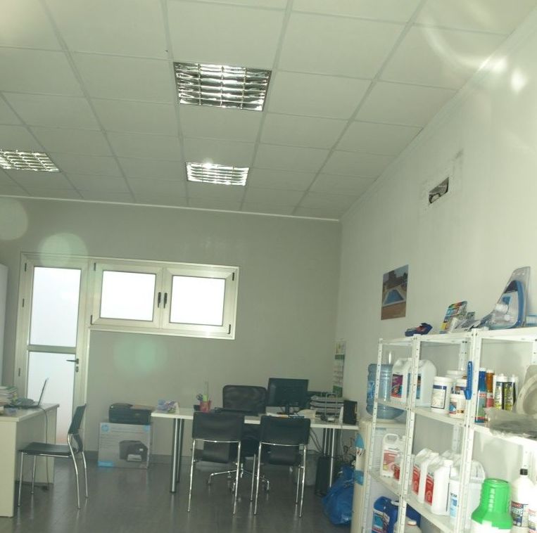 Local en alquiler : Compra y alquiler de Servicasa Servicios Inmobiliarios Local en alquiler : Compra y alquiler de Servicasa Servicios Inmobiliarios