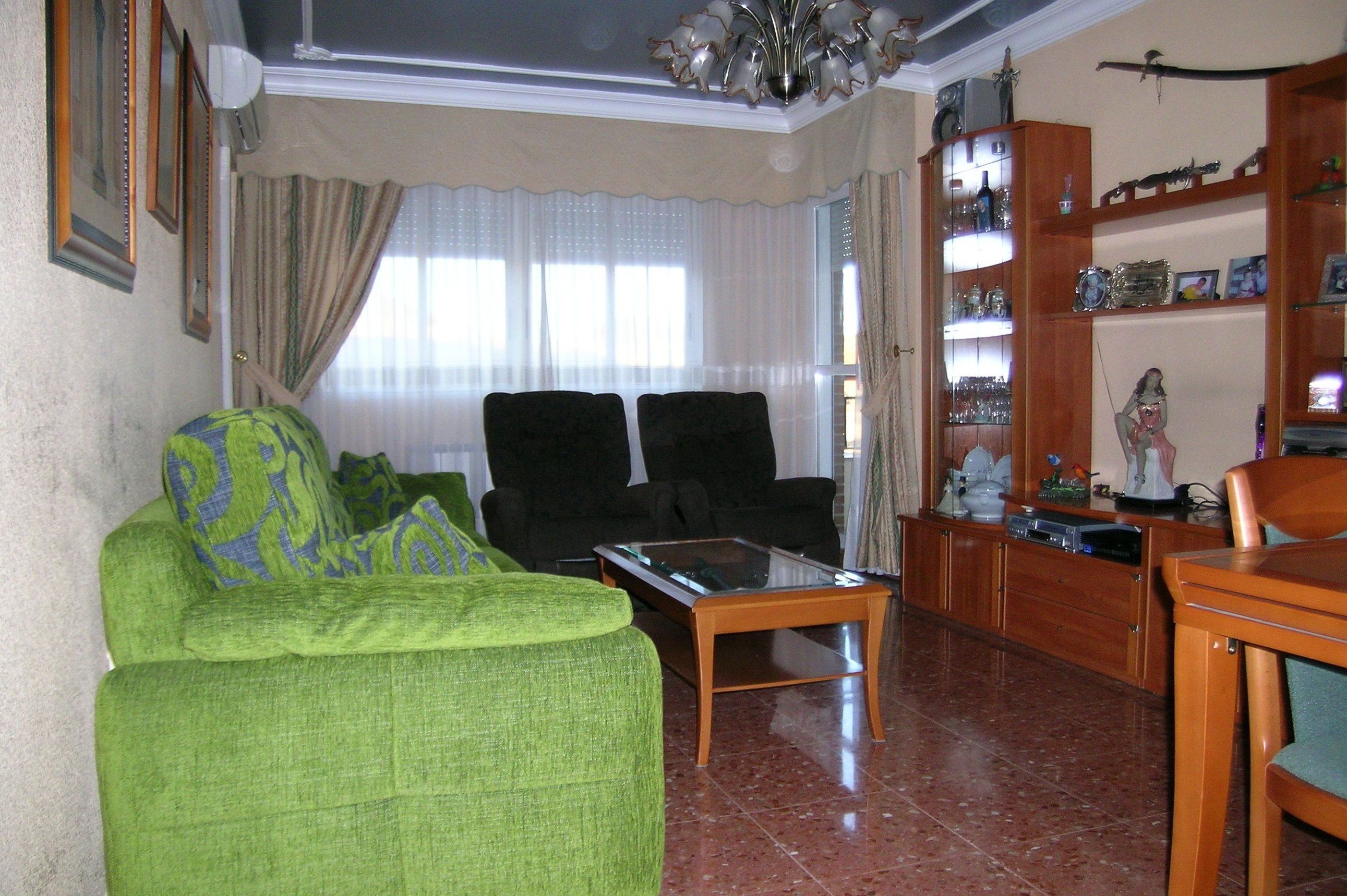 SE VENDE PISO EN GRAN VÍA POR 90.000€: Compra y alquiler de Servicasa Servicios Inmobiliarios SE VENDE PISO EN GRAN VÍA POR 90.000€: Compra y alquiler de Servicasa Servicios Inmobiliarios