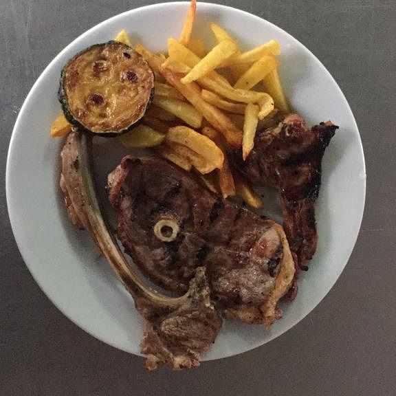 Carne a la brasa: Catálogo de Sau Vell Carne a la brasa: Catálogo de Sau Vell