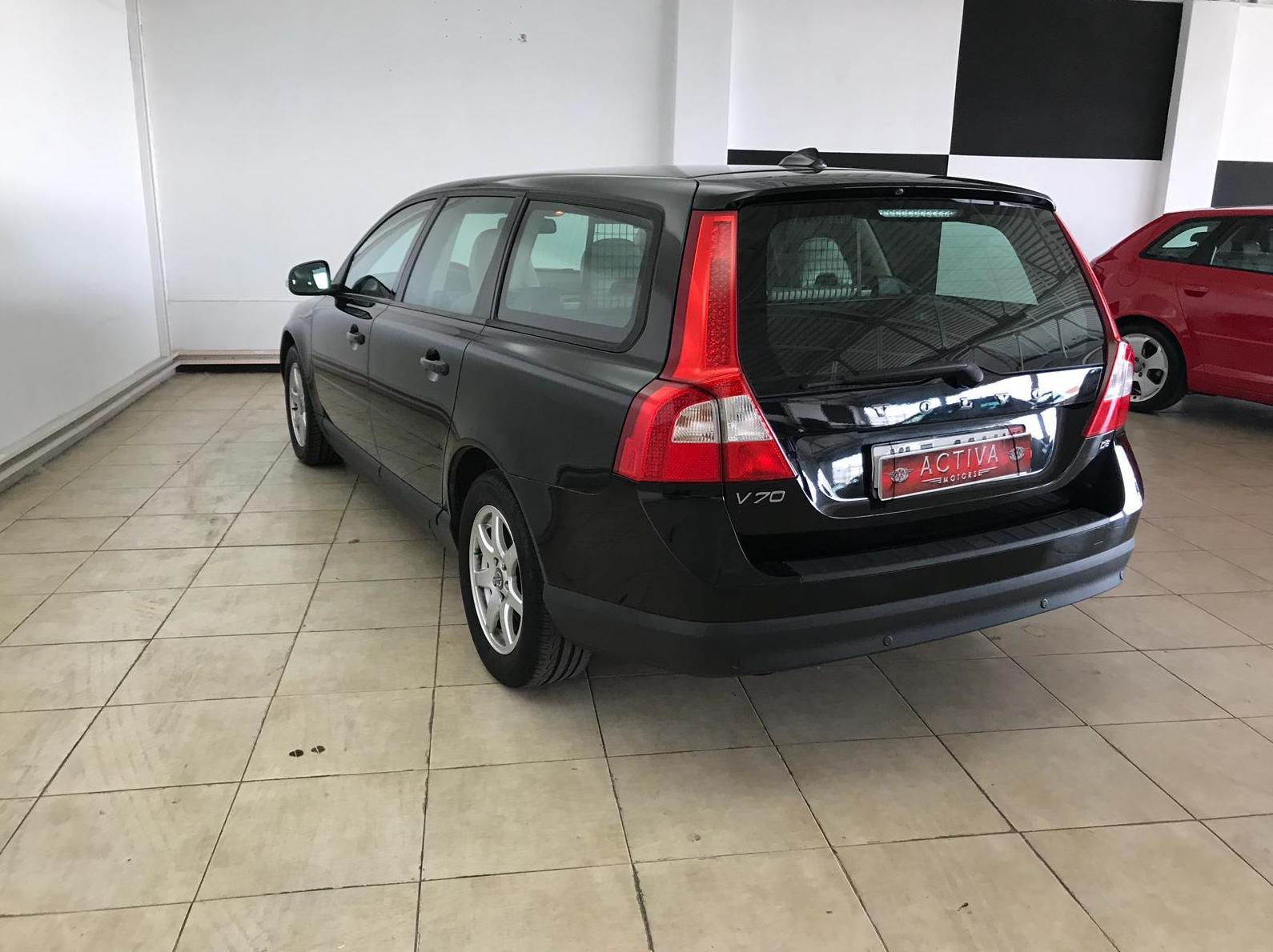 VOLVO V70 D5 Momentum 5p.: Nuestros Vehículos de Activa Motors VOLVO V70 D5 Momentum 5p.: Nuestros Vehículos de Activa Motors