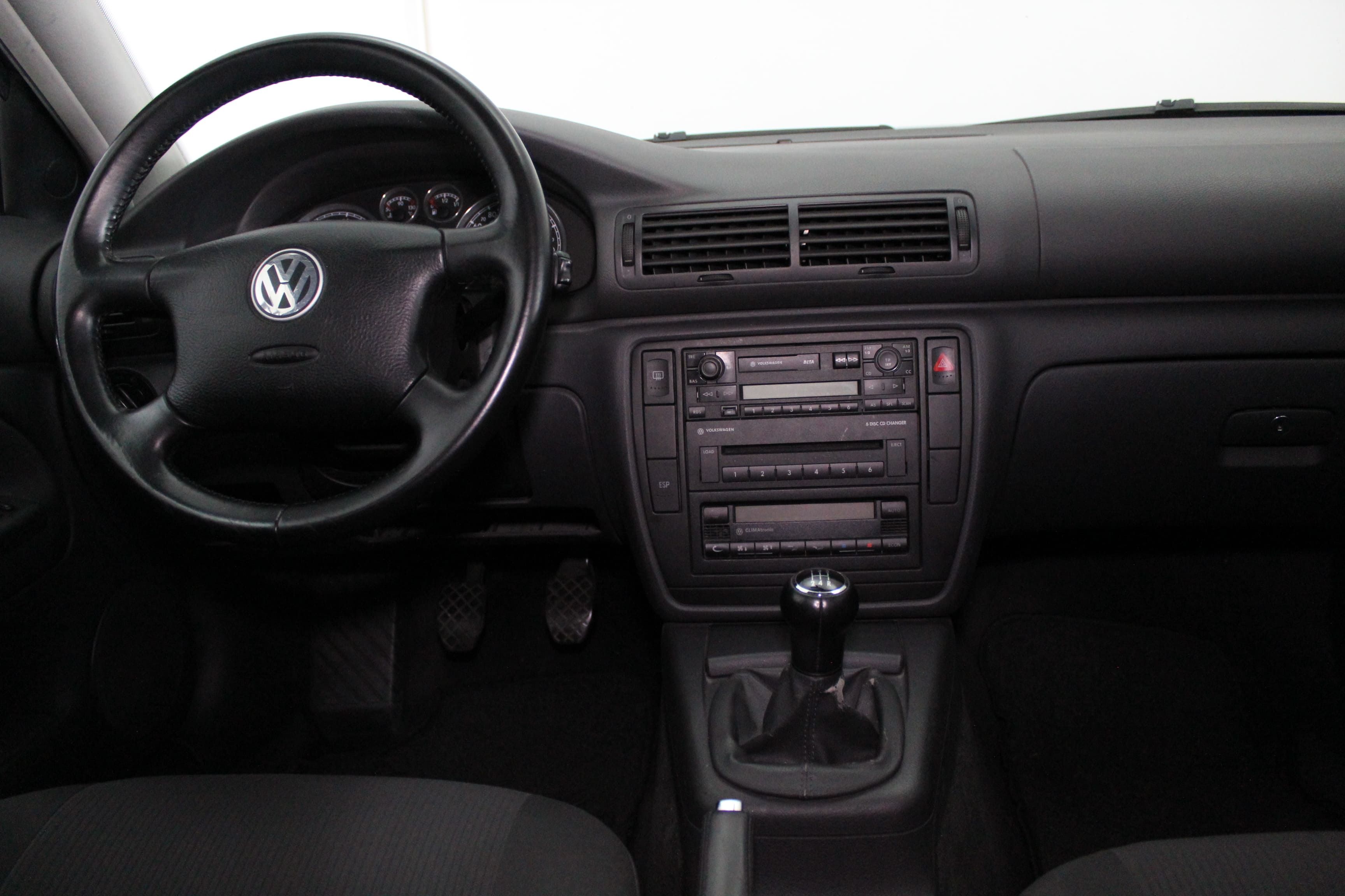 Volkswagen Passat 1.9 TDi Edition 130CV 4p: Nuestros Vehículos de Activa Motors Volkswagen Passat 1.9 TDi Edition 130CV 4p: Nuestros Vehículos de Activa Motors