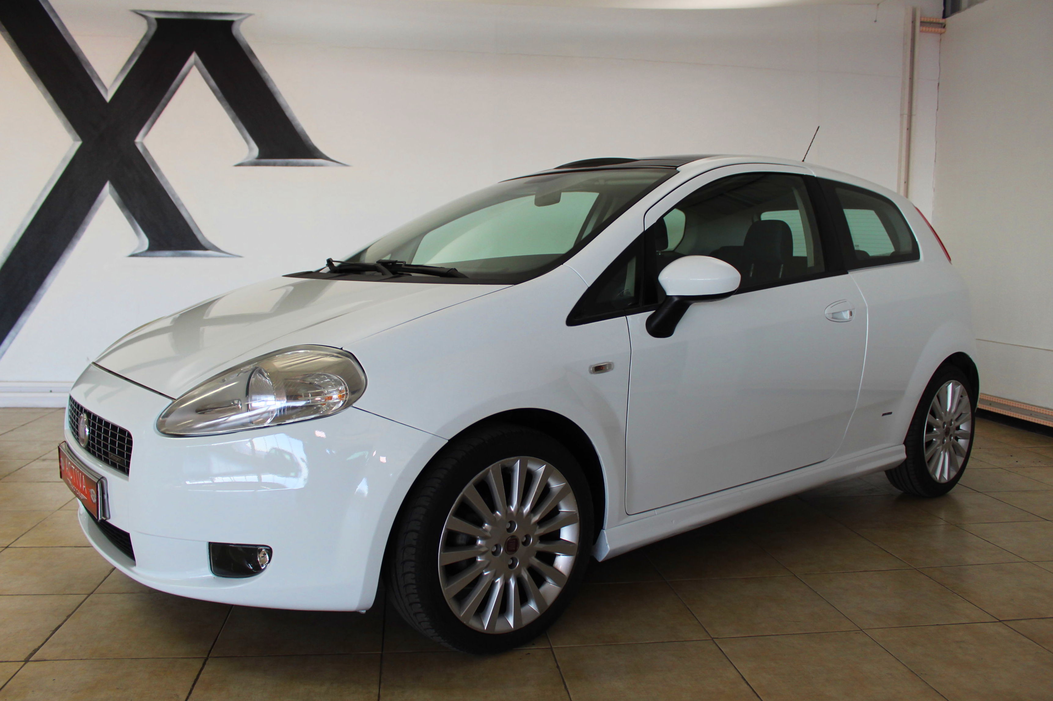 FIAT Grande Punto 1.4i 16v Sport by Giugiaro: Nuestros Vehículos de Activa Motors FIAT Grande Punto 1.4i 16v Sport by Giugiaro: Nuestros Vehículos de Activa Motors
