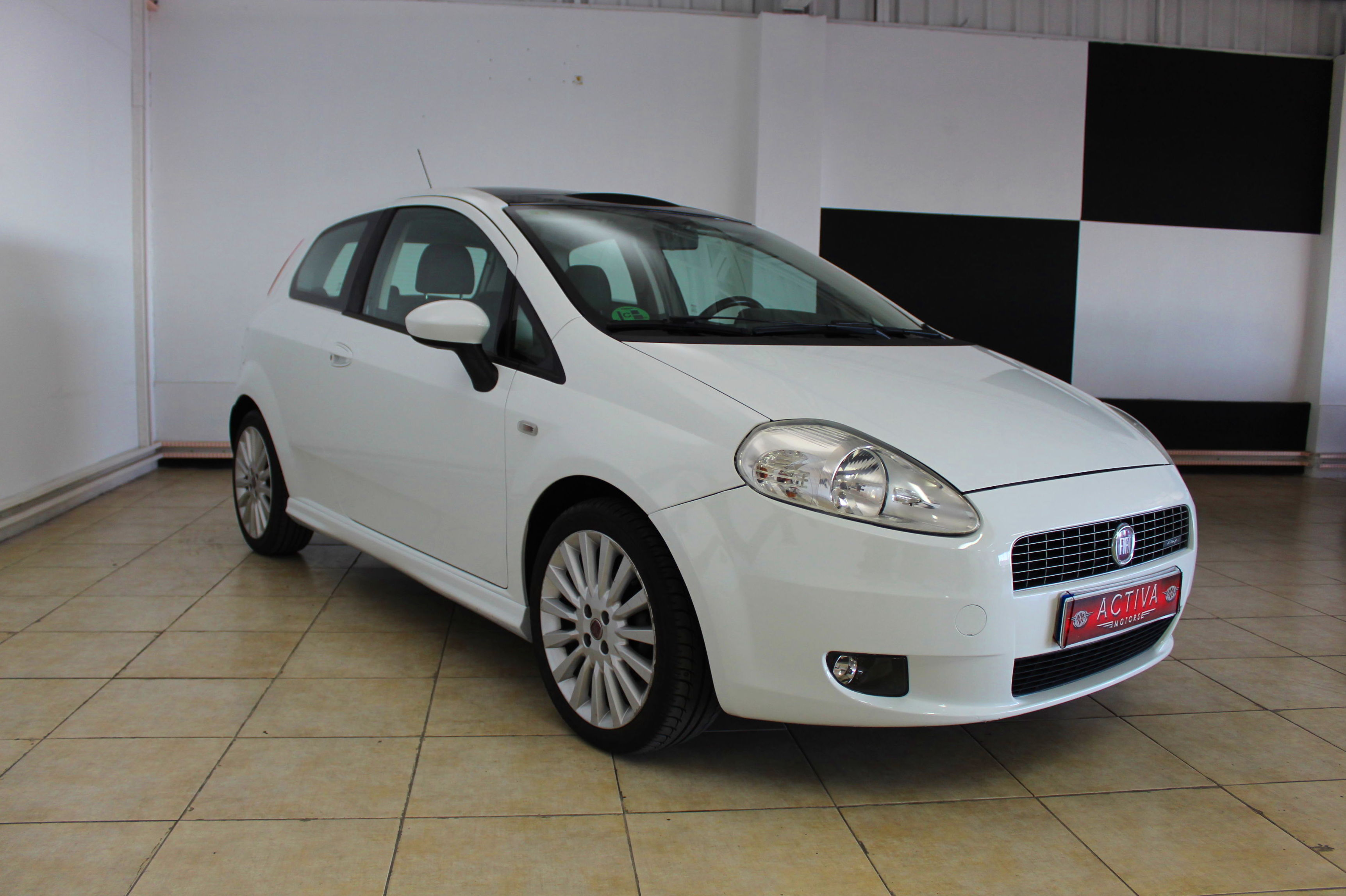 FIAT Grande Punto 1.4i 16v Sport by Giugiaro: Nuestros Vehículos de Activa Motors FIAT Grande Punto 1.4i 16v Sport by Giugiaro: Nuestros Vehículos de Activa Motors