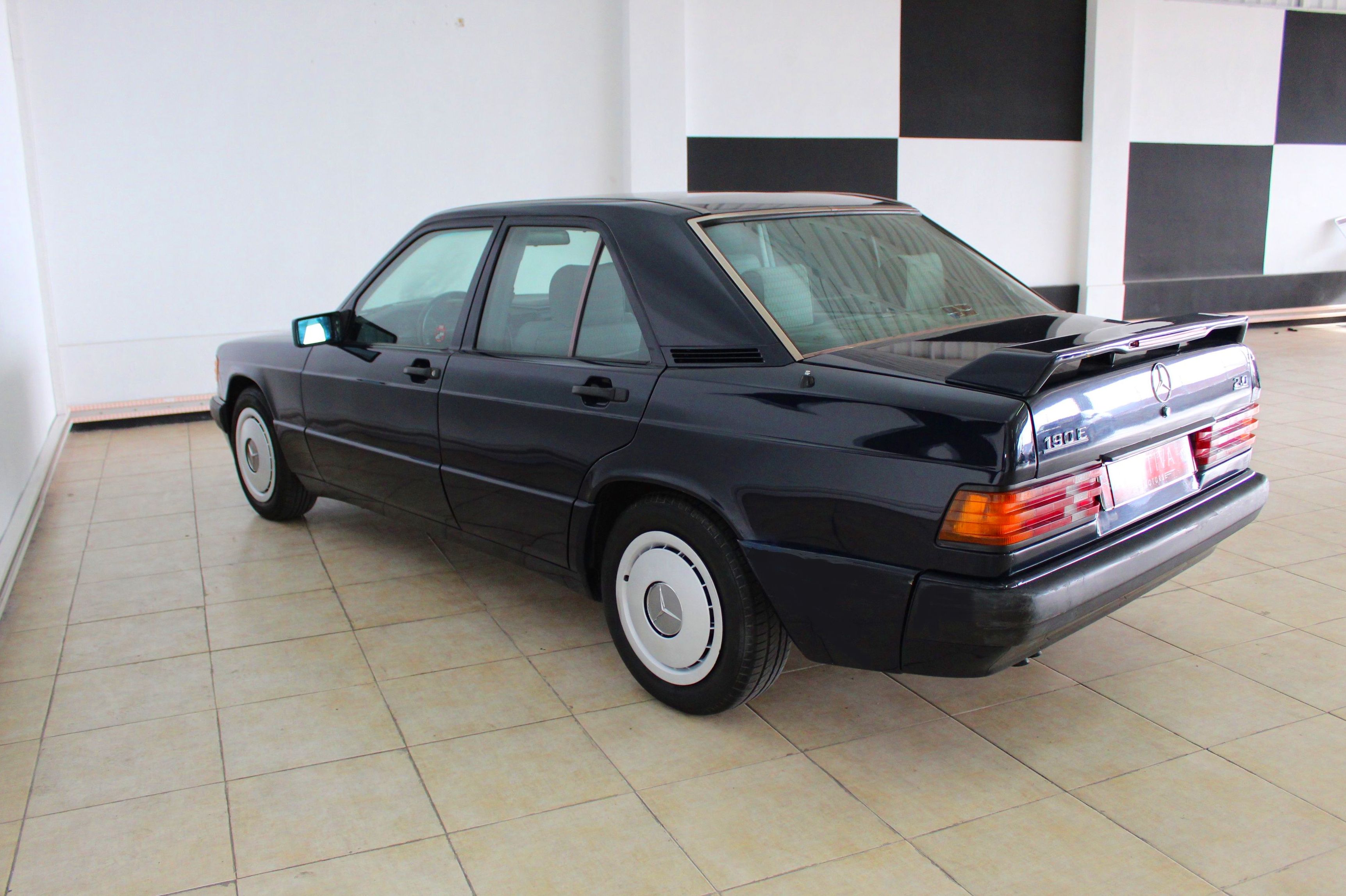 Mercedes 190E 2.0 Classic: Nuestros Vehículos de Activa Motors Mercedes 190E 2.0 Classic: Nuestros Vehículos de Activa Motors