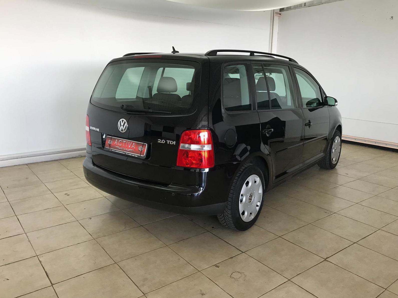 VOLKSWAGEN Touran 2.0 TDI 140 DSG Highline 5p.: Nuestros Vehículos de Activa Motors VOLKSWAGEN Touran 2.0 TDI 140 DSG Highline 5p.: Nuestros Vehículos de Activa Motors
