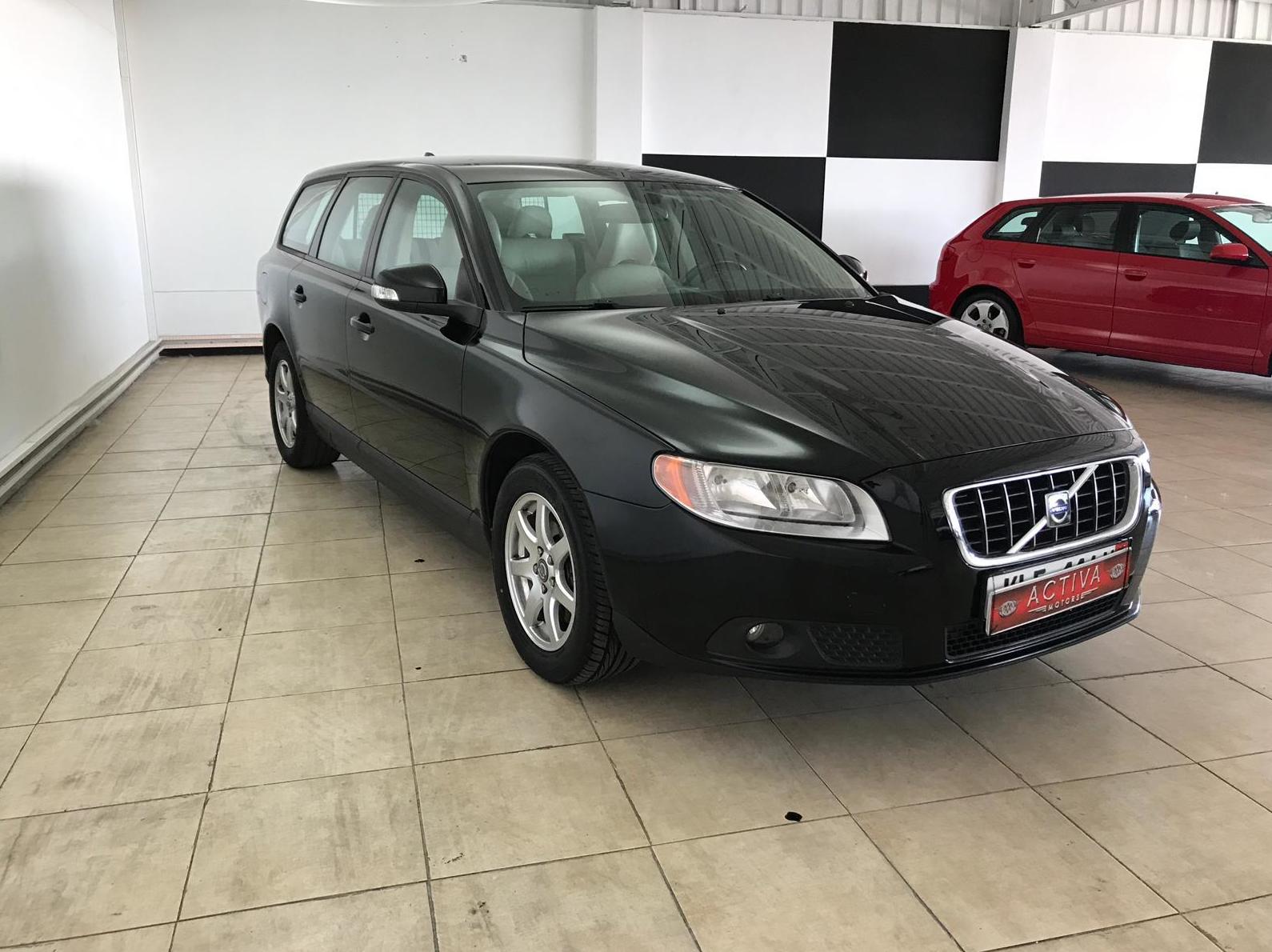 VOLVO V70 D5 Momentum 5p.: Nuestros Vehículos de Activa Motors VOLVO V70 D5 Momentum 5p.: Nuestros Vehículos de Activa Motors