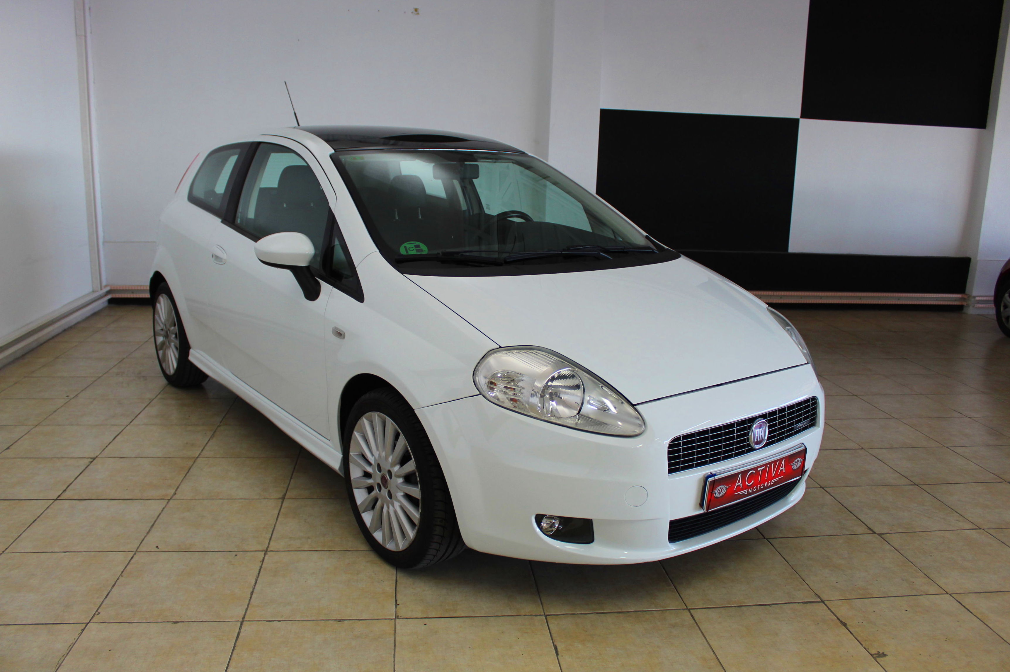 FIAT Grande Punto 1.4i 16v Sport by Giugiaro: Nuestros Vehículos de Activa Motors FIAT Grande Punto 1.4i 16v Sport by Giugiaro: Nuestros Vehículos de Activa Motors