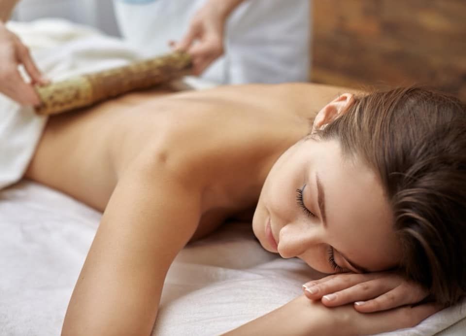 Masajes: Servicios de Estética Valma Masajes: Servicios de Estética Valma