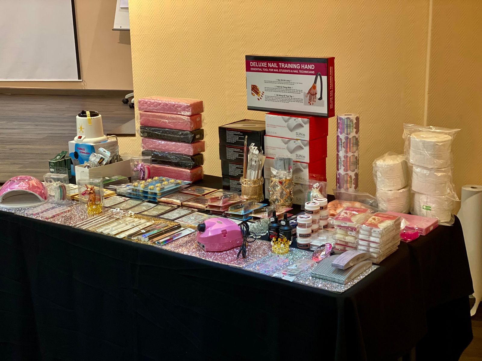 Curso de uñas en Barcelona: Cursos y talleres de Nails Academy Albacete Curso de uñas en Barcelona: Cursos y talleres de Nails Academy Albacete