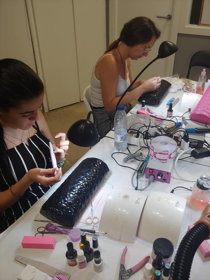 Taller de perfeccionamiento: Cursos y talleres de Nails Academy Albacete Taller de perfeccionamiento: Cursos y talleres de Nails Academy Albacete