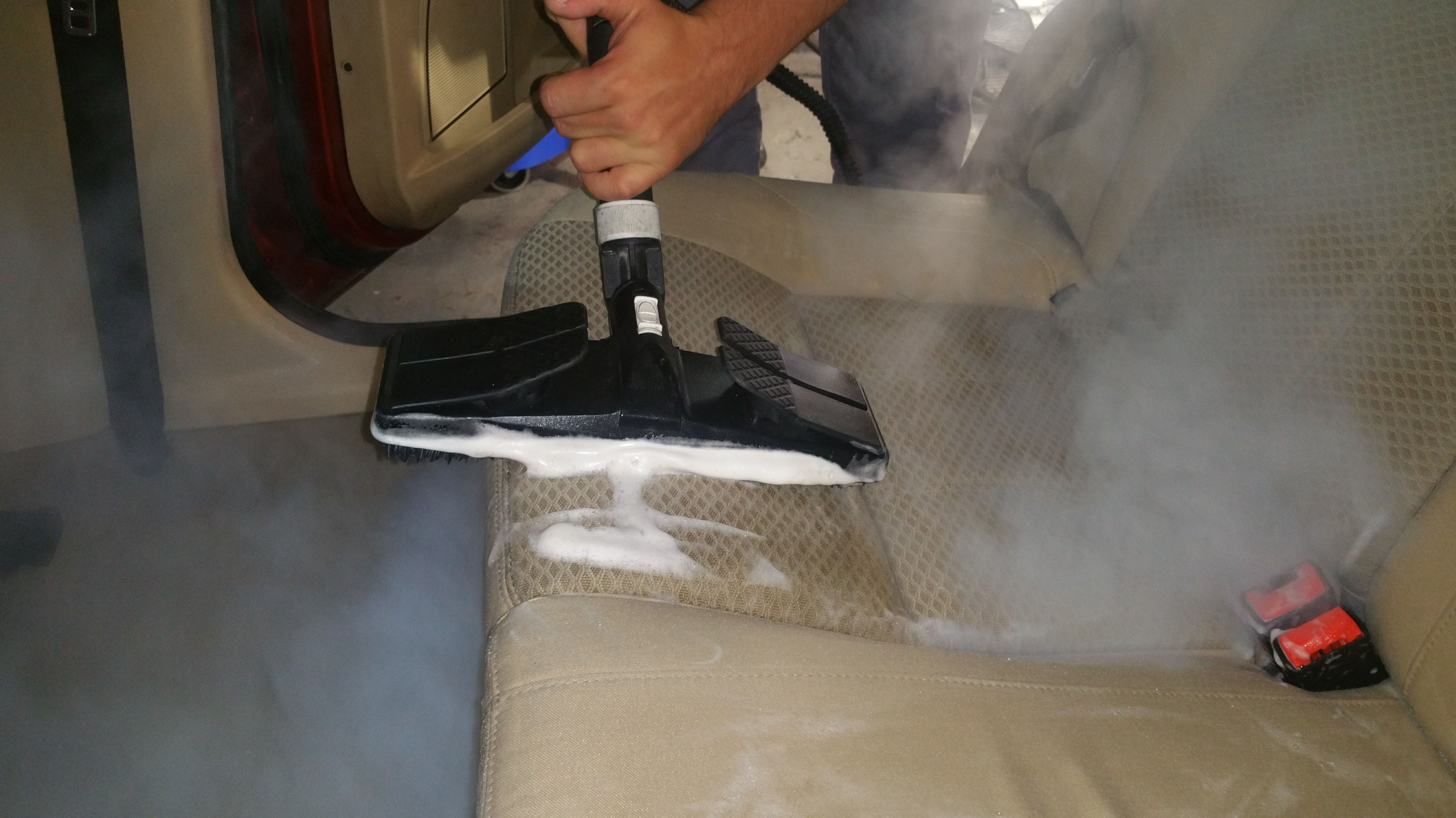 Limpieza de vómitos y manchas difíciles en tapicería ( vapor ): Servicios de Talleres LGA Limpieza de vómitos y manchas difíciles en tapicería ( vapor ): Servicios de Talleres LGA